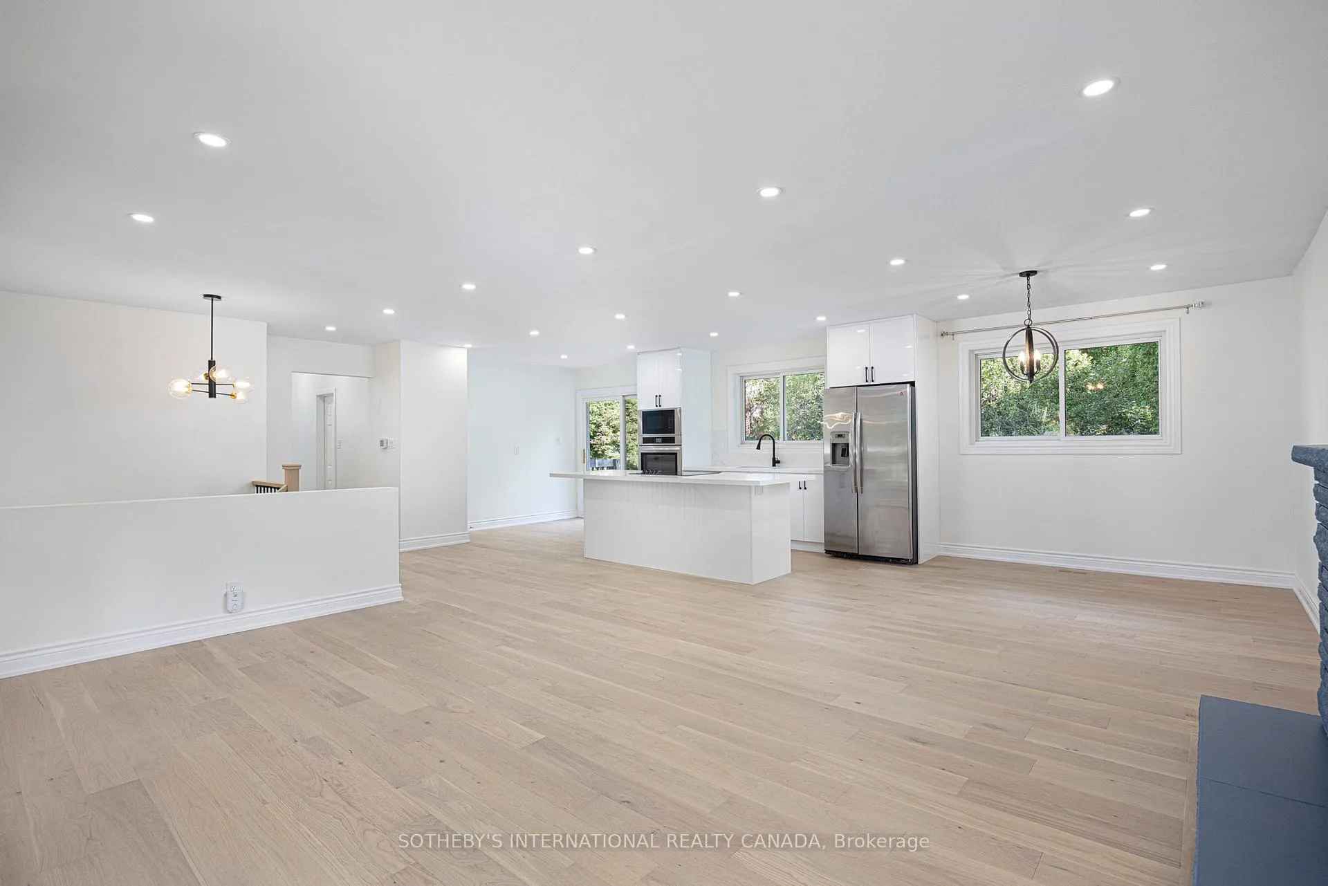 Photo 5 of 239 Walden Drive, Burlington, Roseland — HOMEH