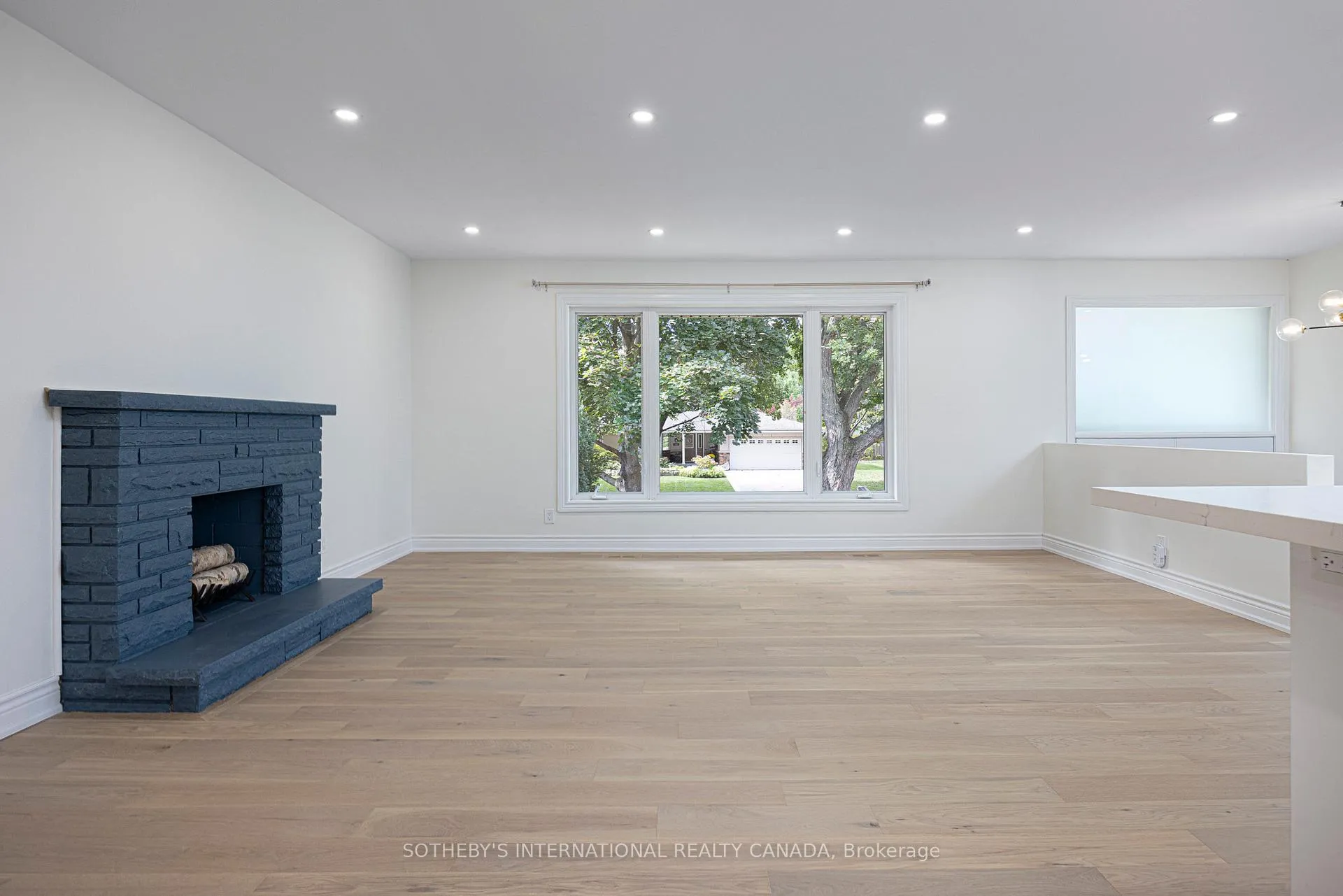 Photo 6 of 239 Walden Drive, Burlington, Roseland — HOMEH