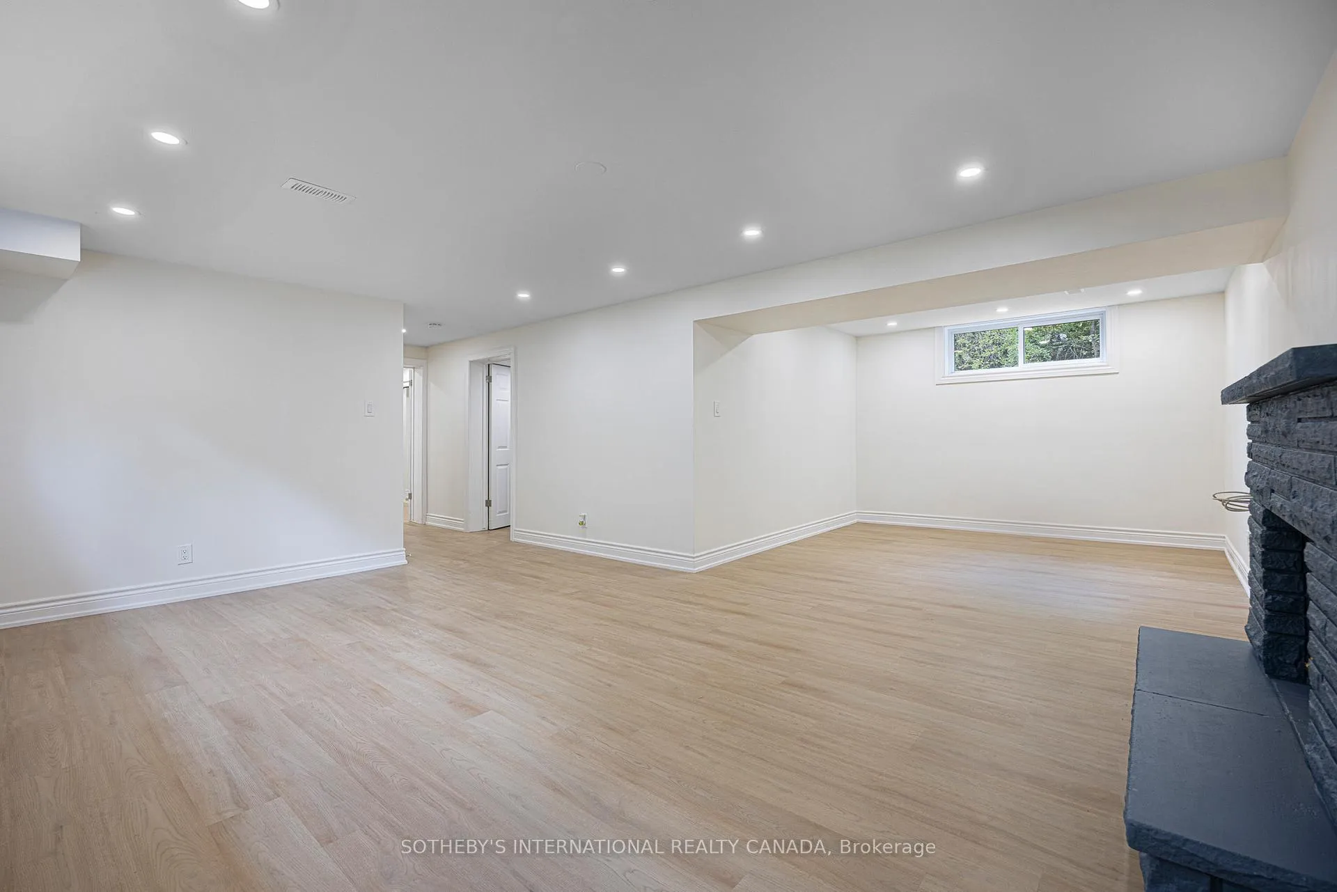 Photo 15 of 239 Walden Drive, Burlington, Roseland — HOMEH