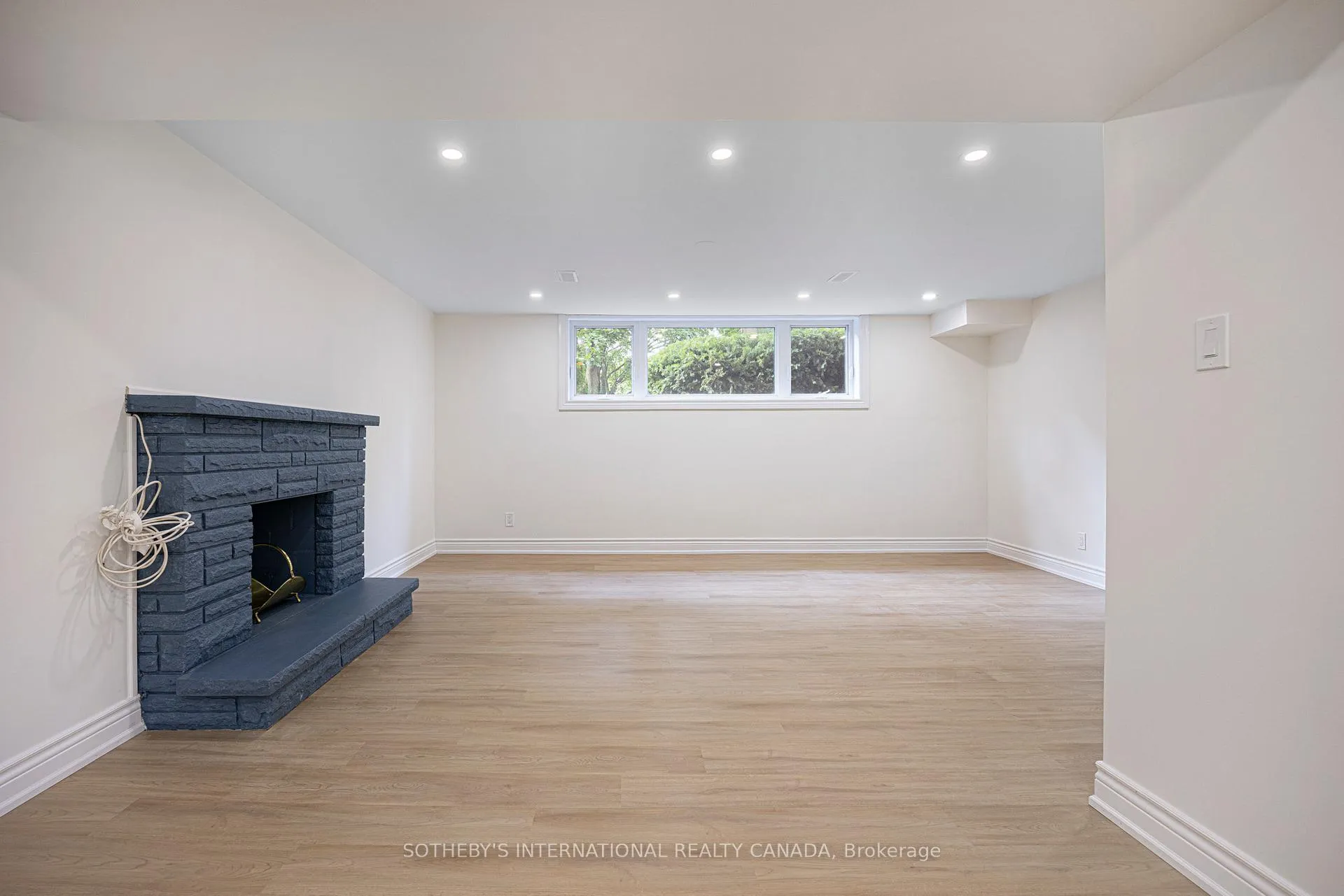 Photo 17 of 239 Walden Drive, Burlington, Roseland — HOMEH