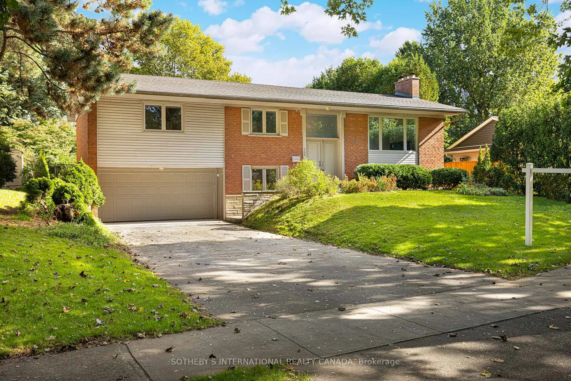 Photo 22 of 239 Walden Drive, Burlington, Roseland — HOMEH