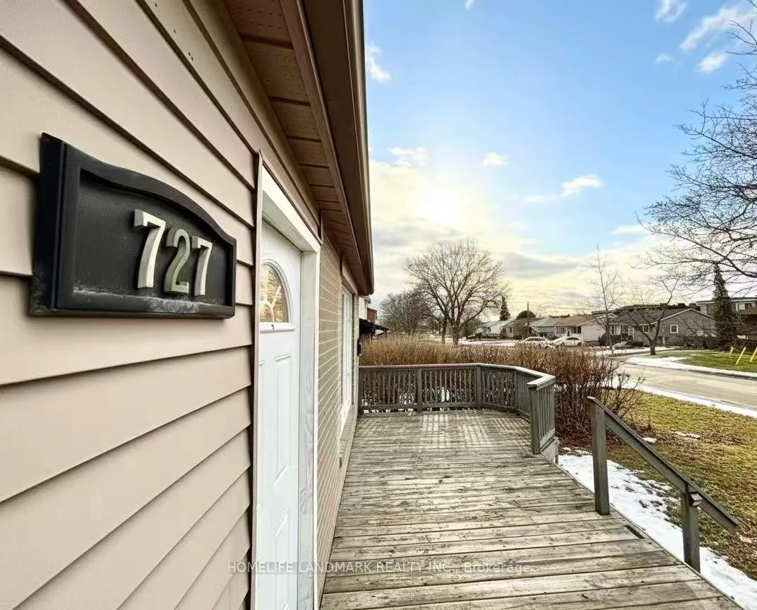 Photo 2 of Unit upper, 727 Hewson Drive, Pickering, Bay Ridges — HOMEH