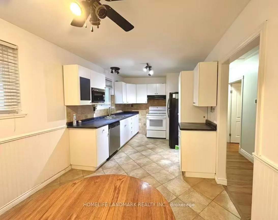 Photo 3 of Unit upper, 727 Hewson Drive, Pickering, Bay Ridges — HOMEH