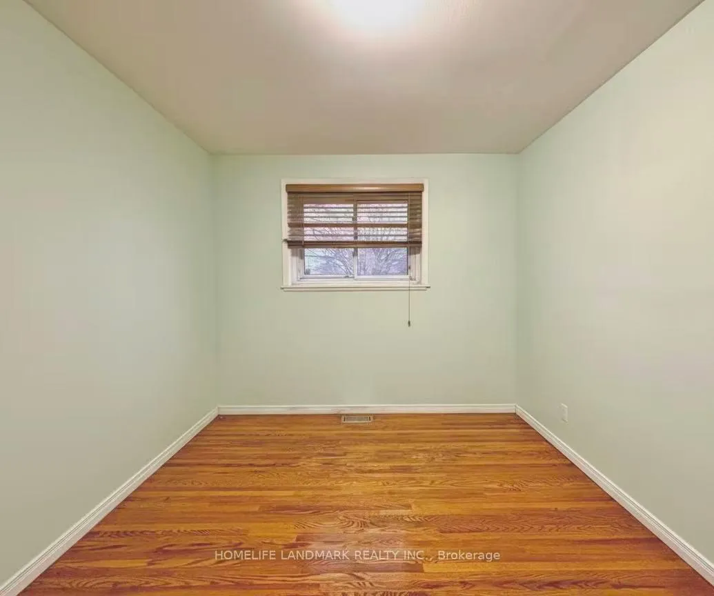 Photo 8 of Unit upper, 727 Hewson Drive, Pickering, Bay Ridges — HOMEH