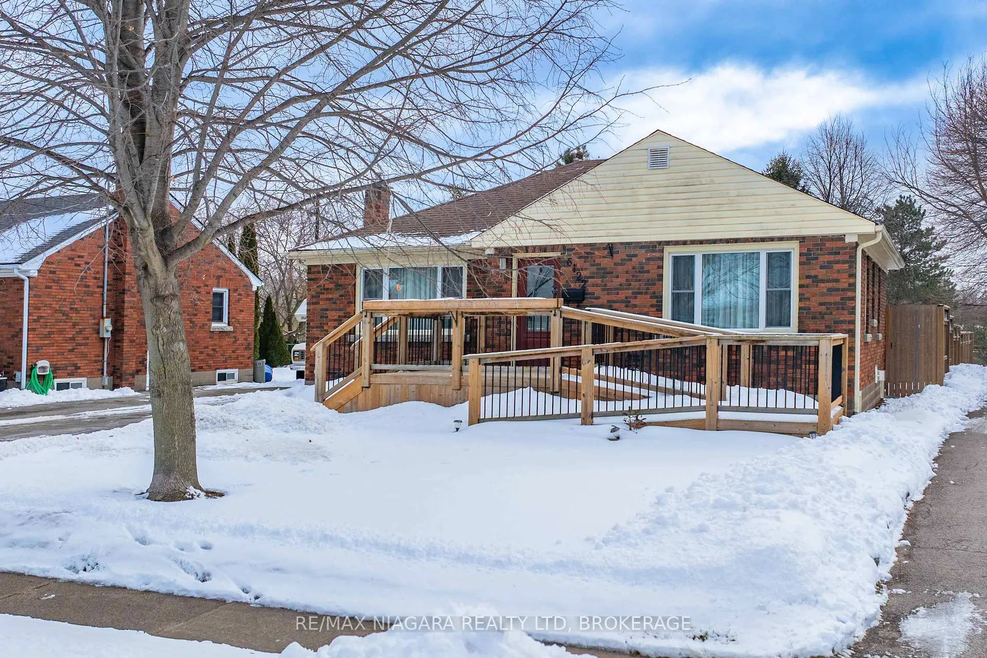 Photo 1 of 6122 Burdette Drive E, Niagara Falls, Cherrywood — HOMEH
