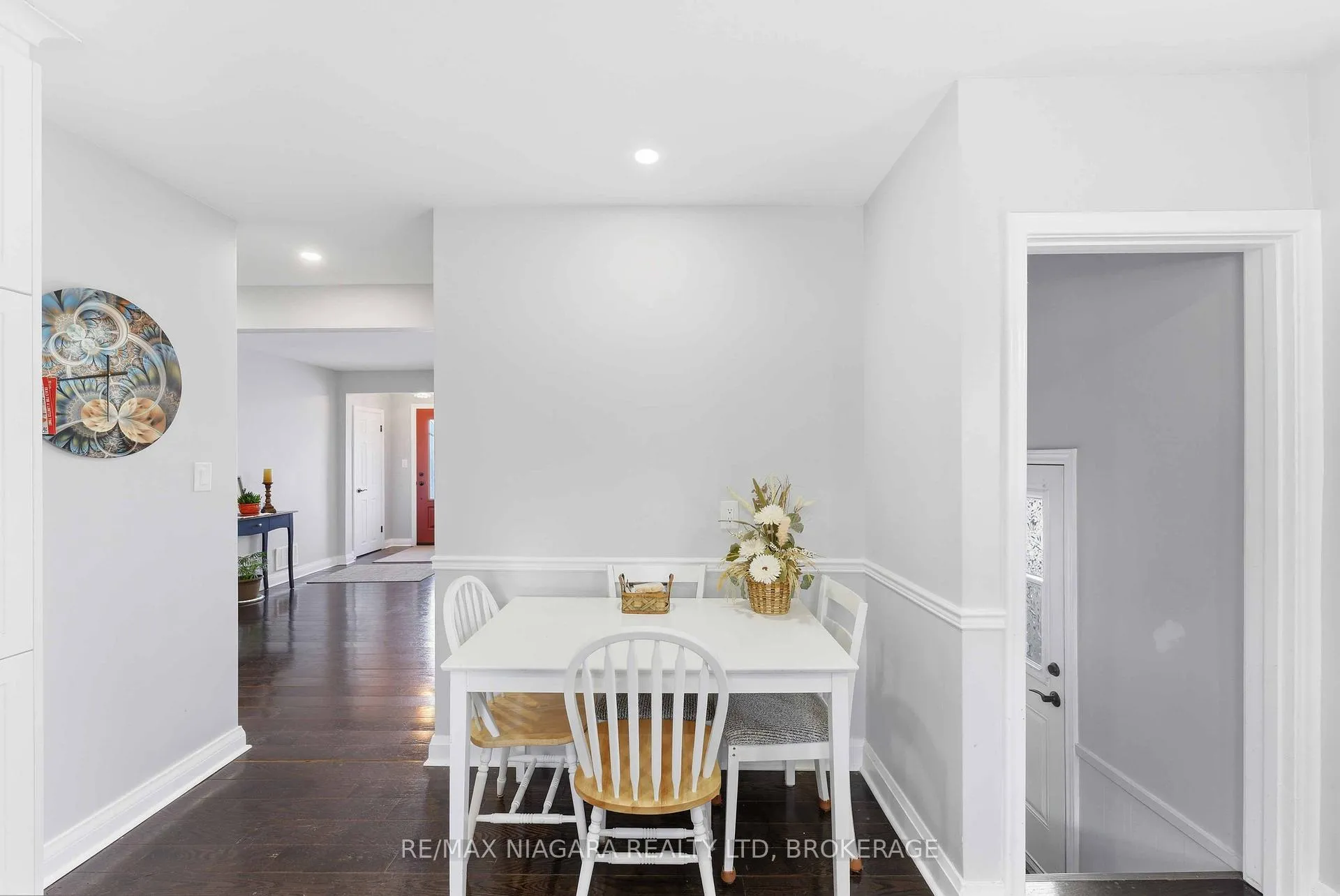 Photo 11 of 6122 Burdette Drive E, Niagara Falls, Cherrywood — HOMEH