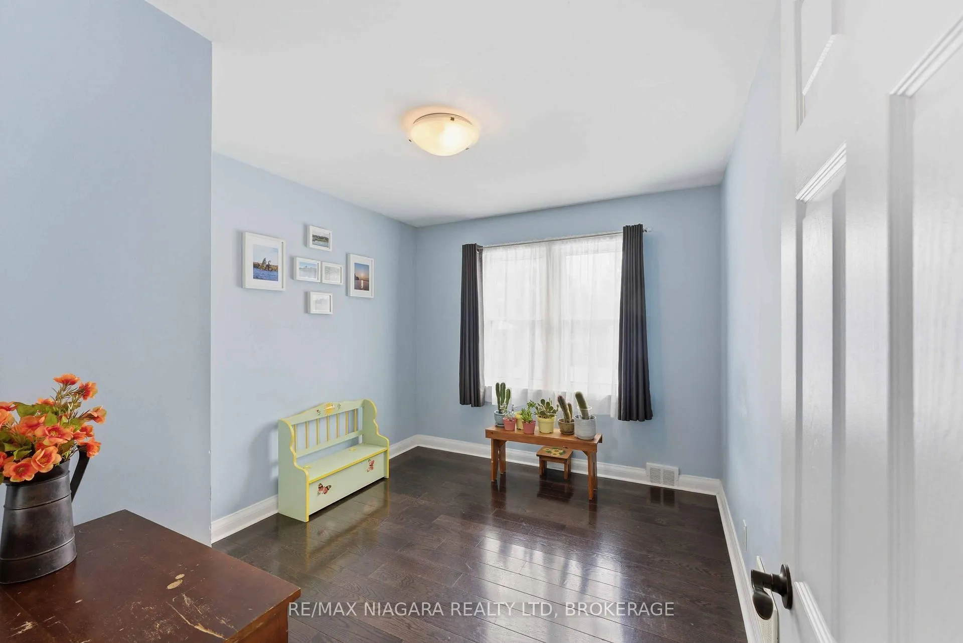Photo 12 of 6122 Burdette Drive E, Niagara Falls, Cherrywood — HOMEH