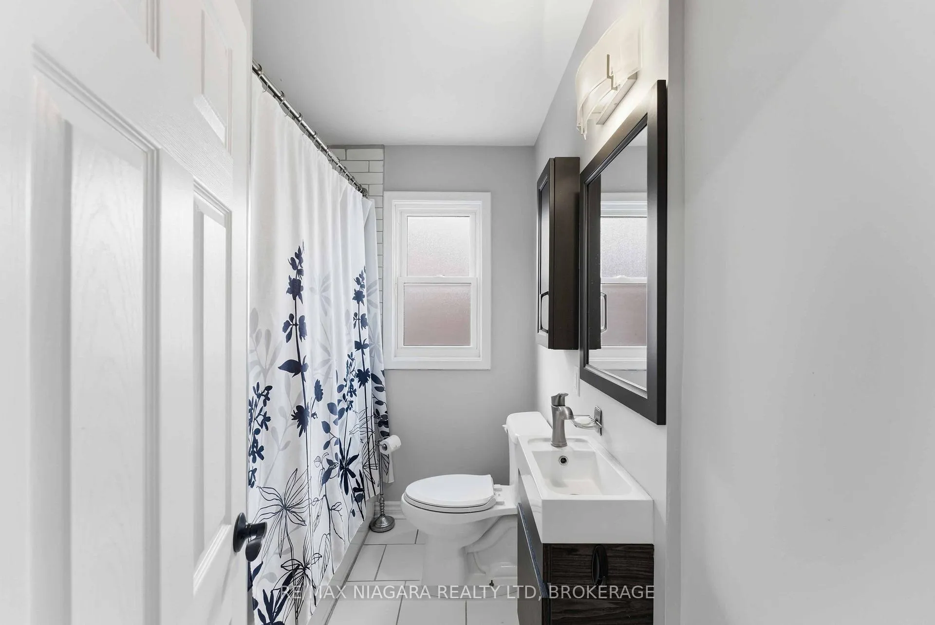 Photo 16 of 6122 Burdette Drive E, Niagara Falls, Cherrywood — HOMEH