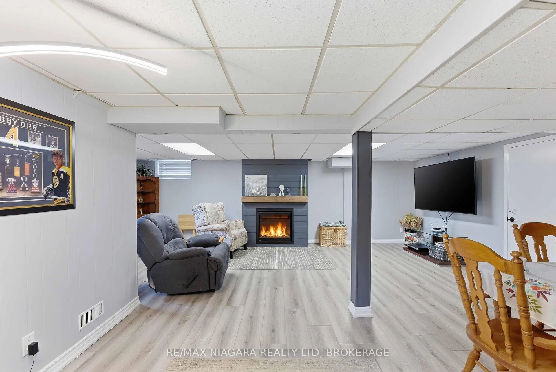 Photo 18 of 6122 Burdette Drive E, Niagara Falls, Cherrywood — HOMEH