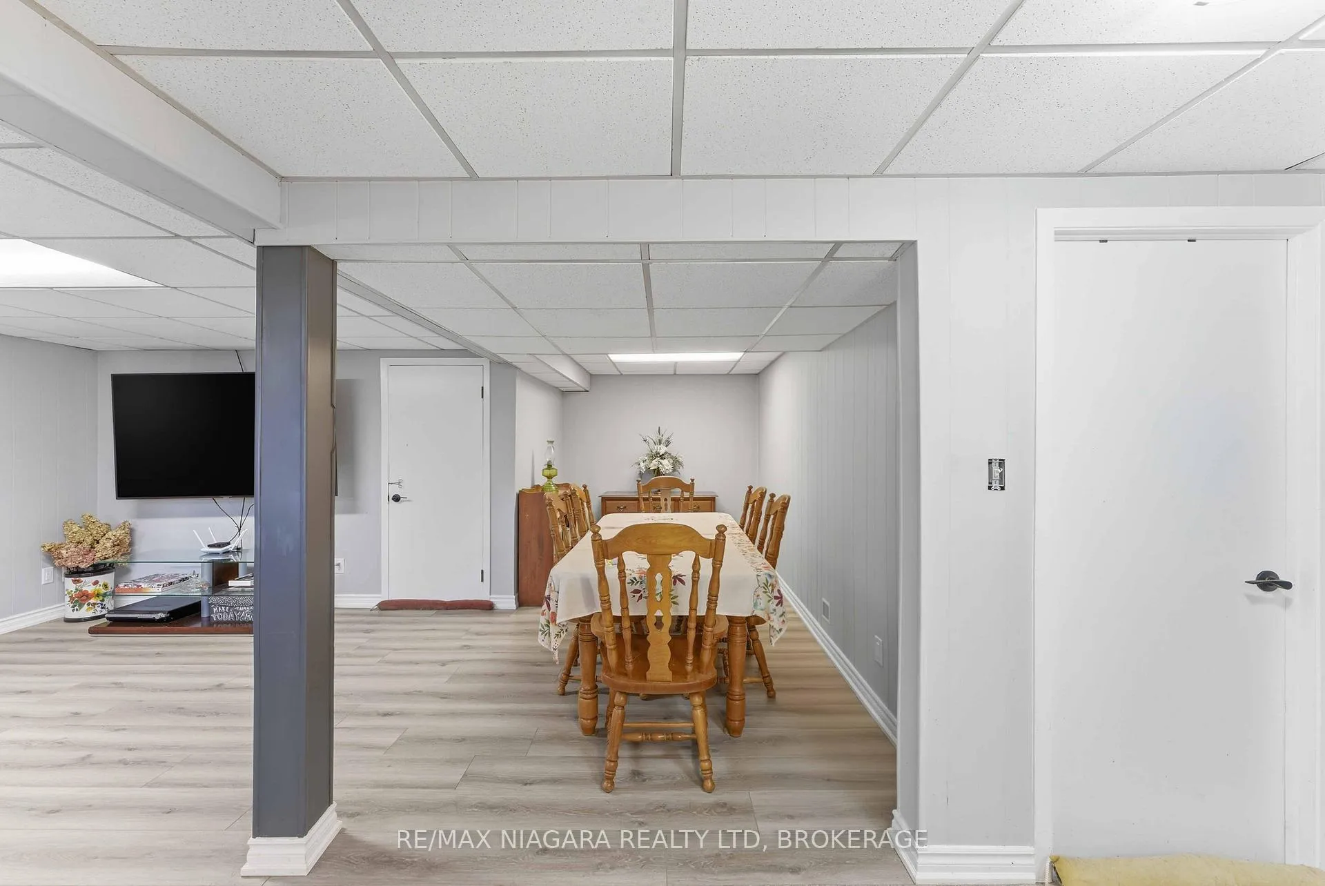 Photo 19 of 6122 Burdette Drive E, Niagara Falls, Cherrywood — HOMEH