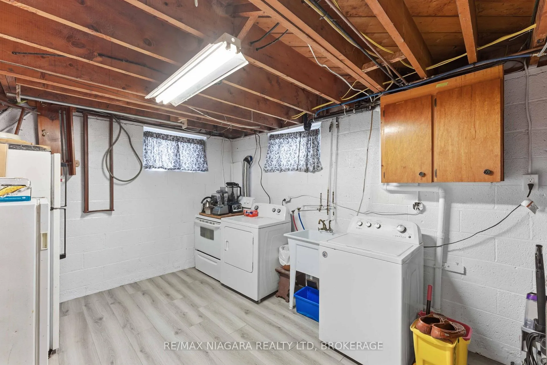 Photo 23 of 6122 Burdette Drive E, Niagara Falls, Cherrywood — HOMEH