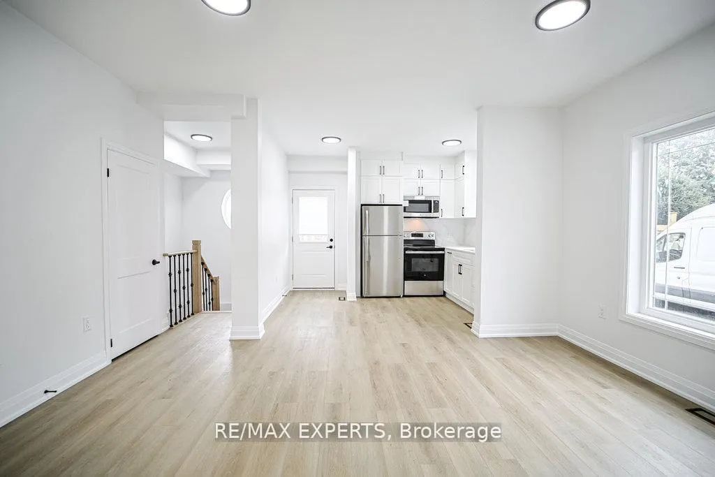 Photo 7 of Unit 2, 426 Veterans Drive, Barrie, Holly — HOMEH