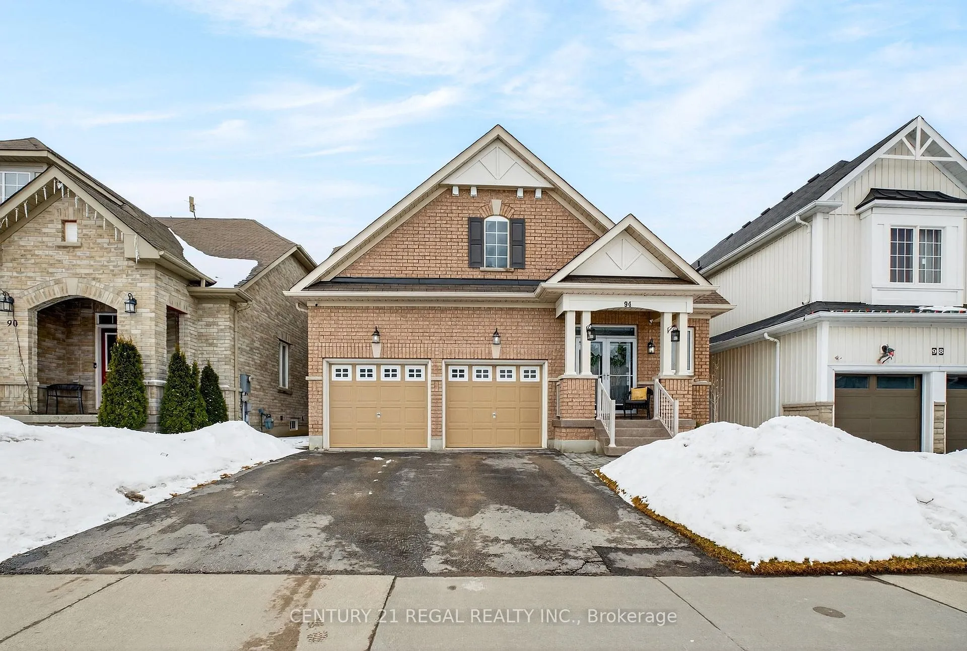 Photo 1 of 94 Thomas Woodlock Street, Clarington, Newcastle — HOMEH