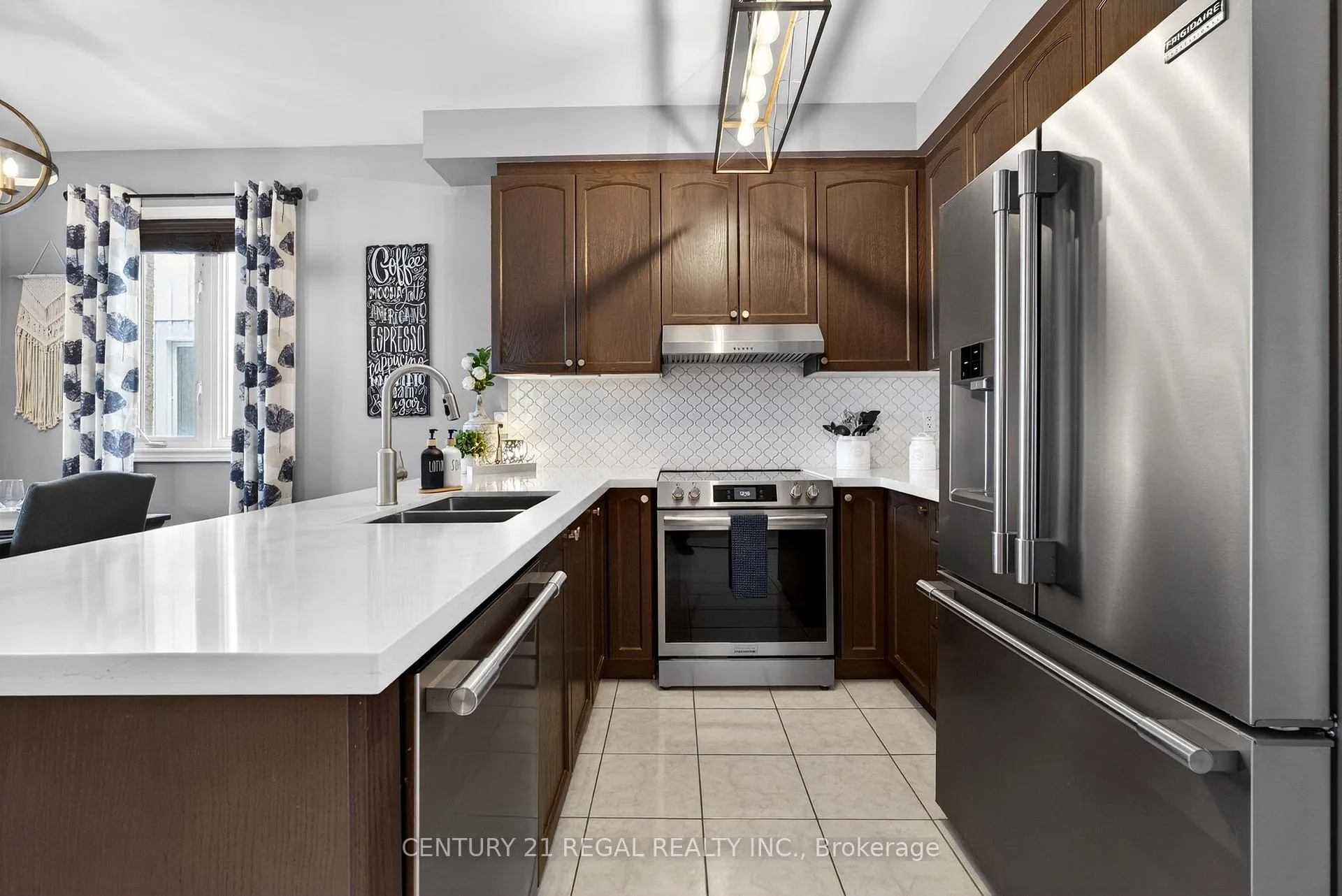 Photo 7 of 94 Thomas Woodlock Street, Clarington, Newcastle — HOMEH