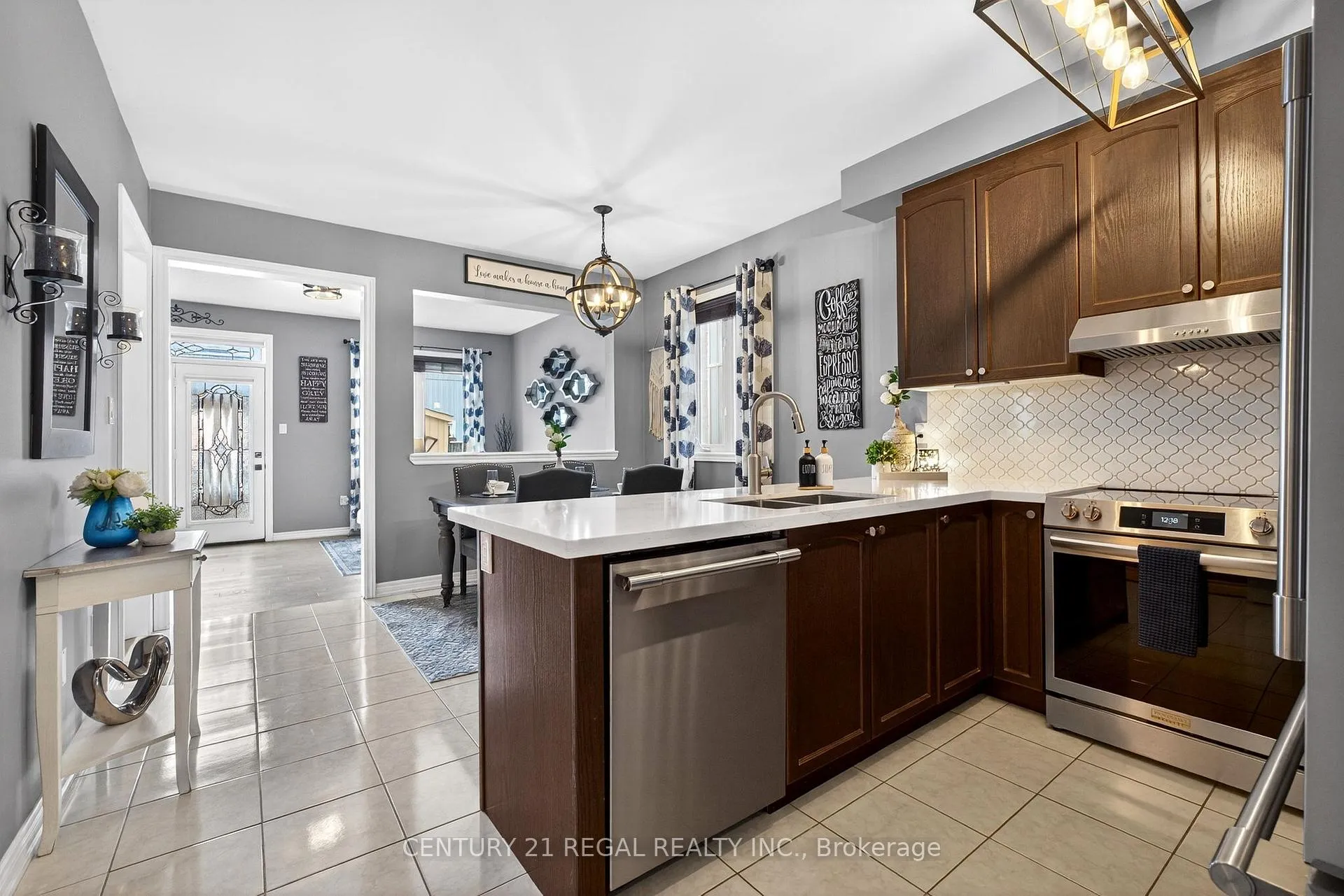 Photo 9 of 94 Thomas Woodlock Street, Clarington, Newcastle — HOMEH