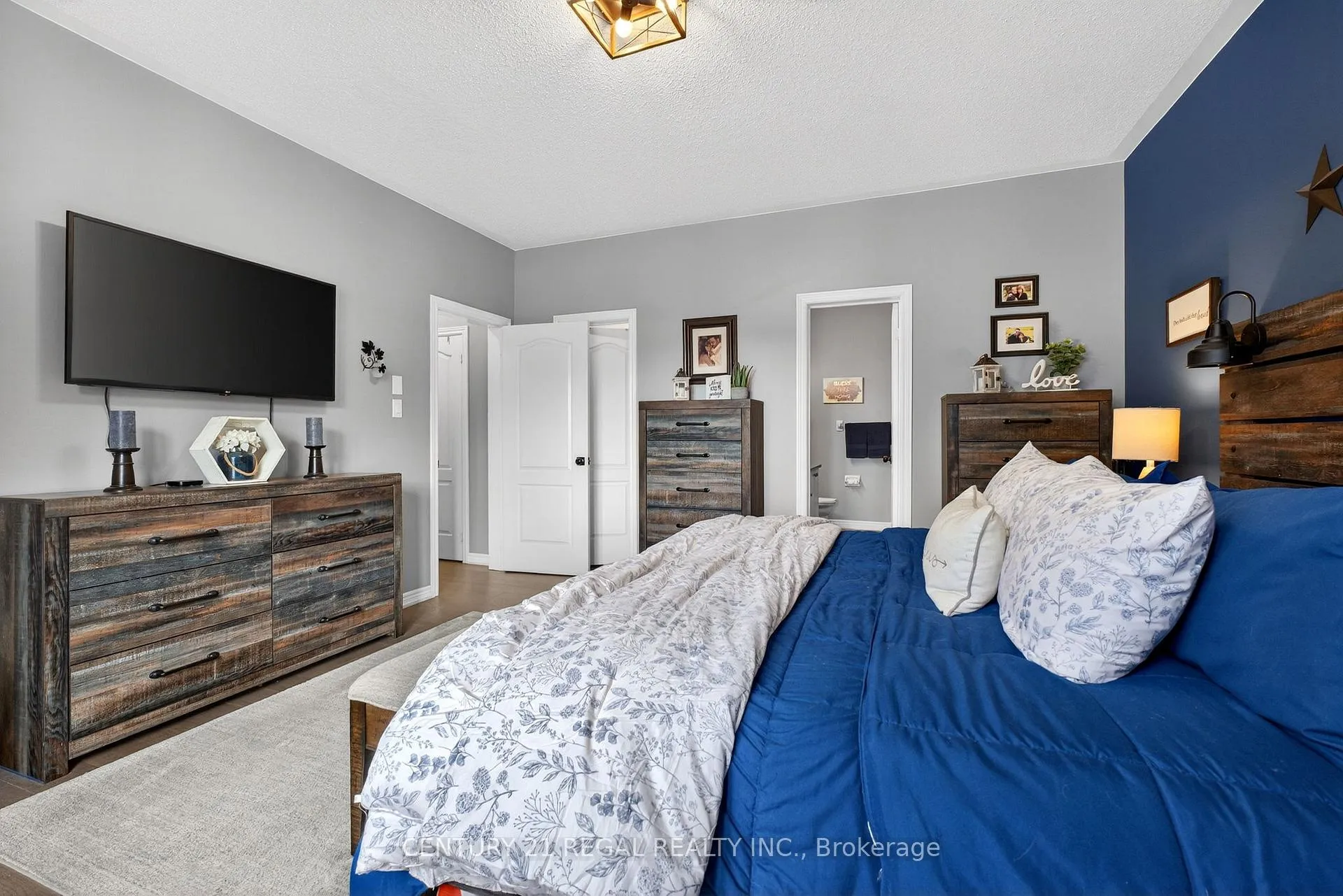 Photo 17 of 94 Thomas Woodlock Street, Clarington, Newcastle — HOMEH