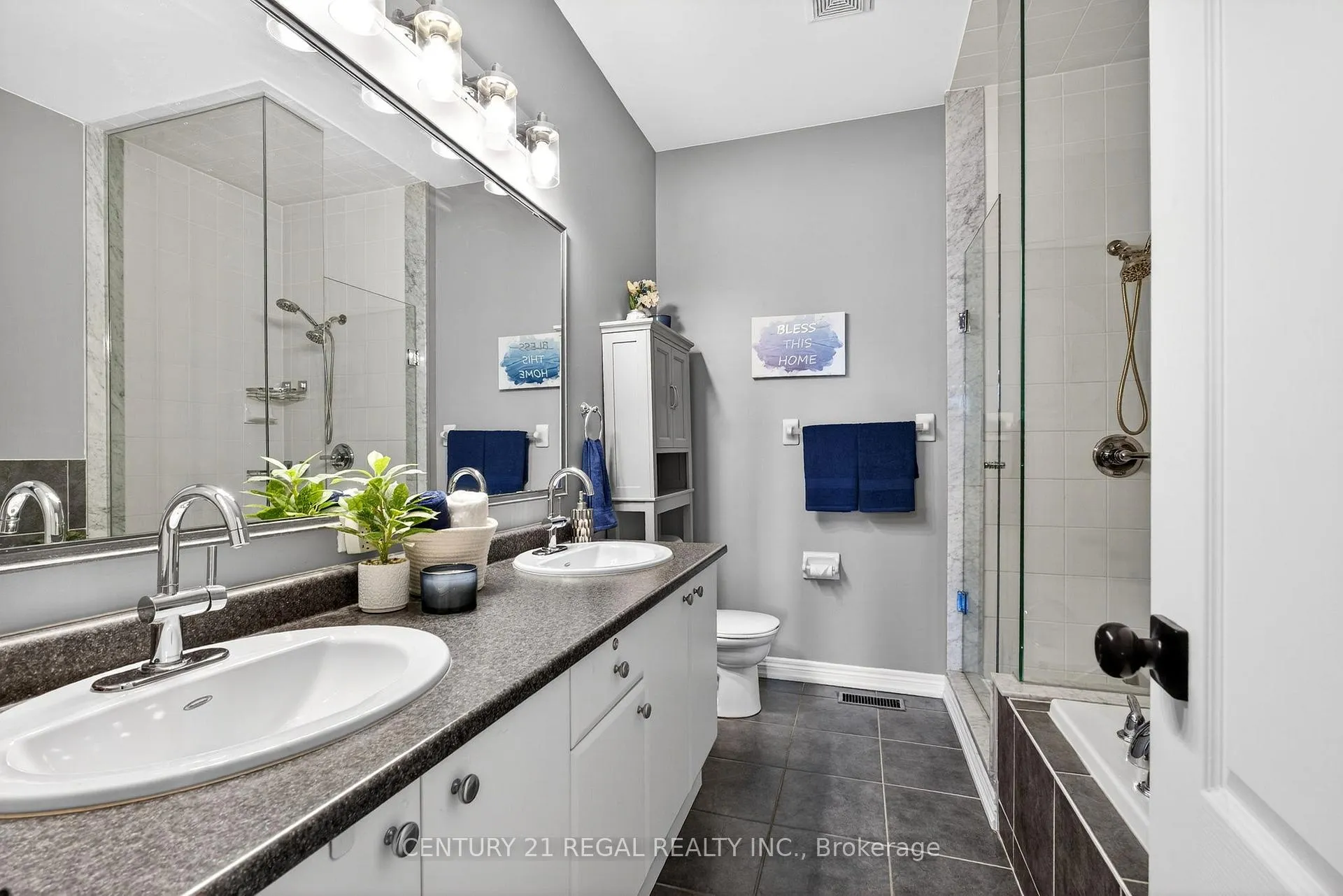 Photo 22 of 94 Thomas Woodlock Street, Clarington, Newcastle — HOMEH