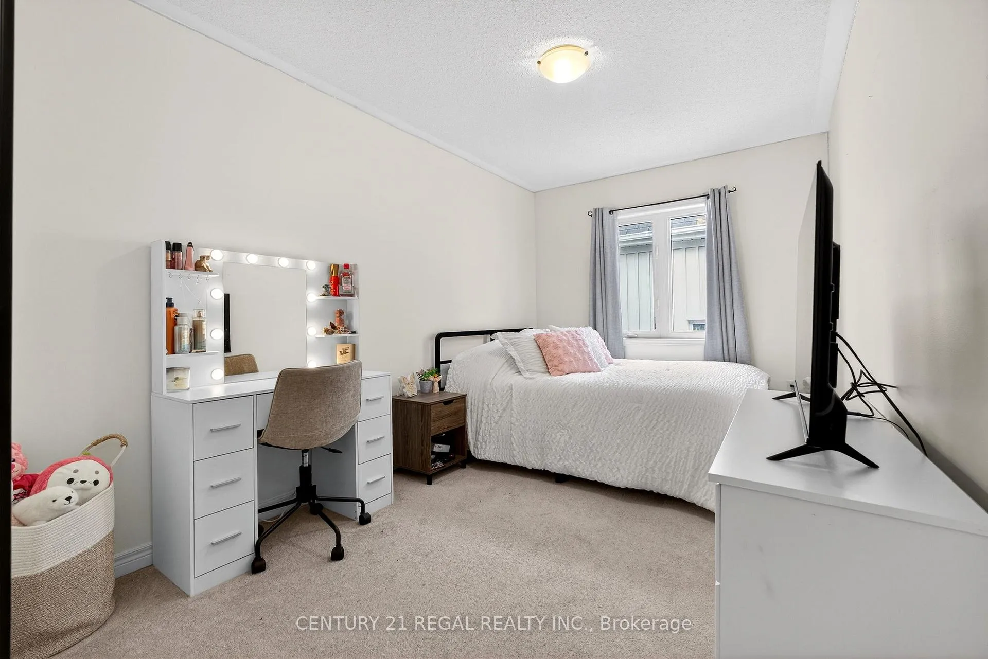 Photo 27 of 94 Thomas Woodlock Street, Clarington, Newcastle — HOMEH