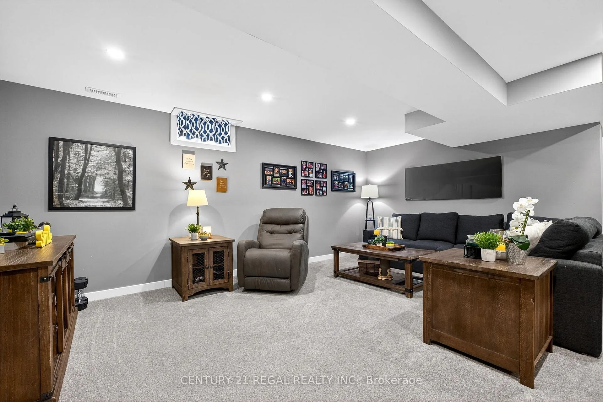 Photo 32 of 94 Thomas Woodlock Street, Clarington, Newcastle — HOMEH