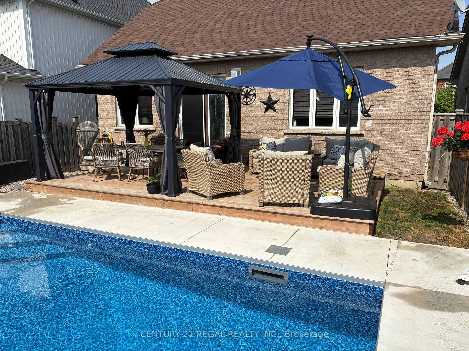 Photo 37 of 94 Thomas Woodlock Street, Clarington, Newcastle — HOMEH