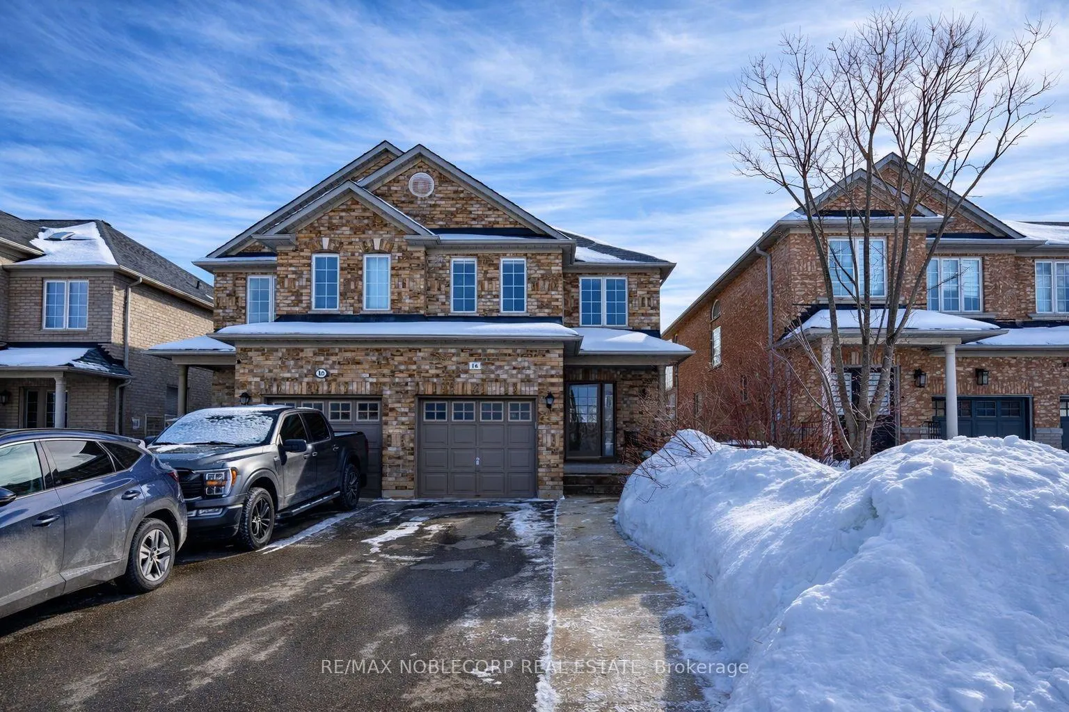 Photo 2 of 16 Humbershed Crescent, Caledon, Bolton West — HOMEH