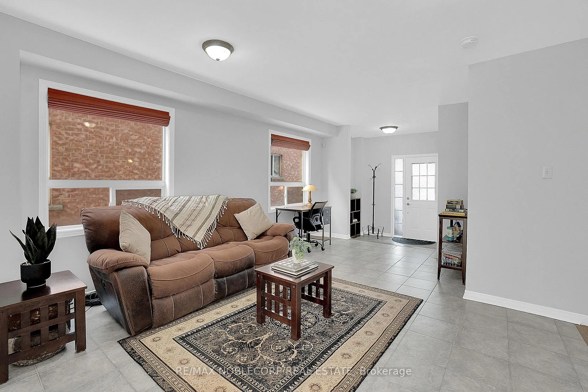 Photo 8 of 16 Humbershed Crescent, Caledon, Bolton West — HOMEH