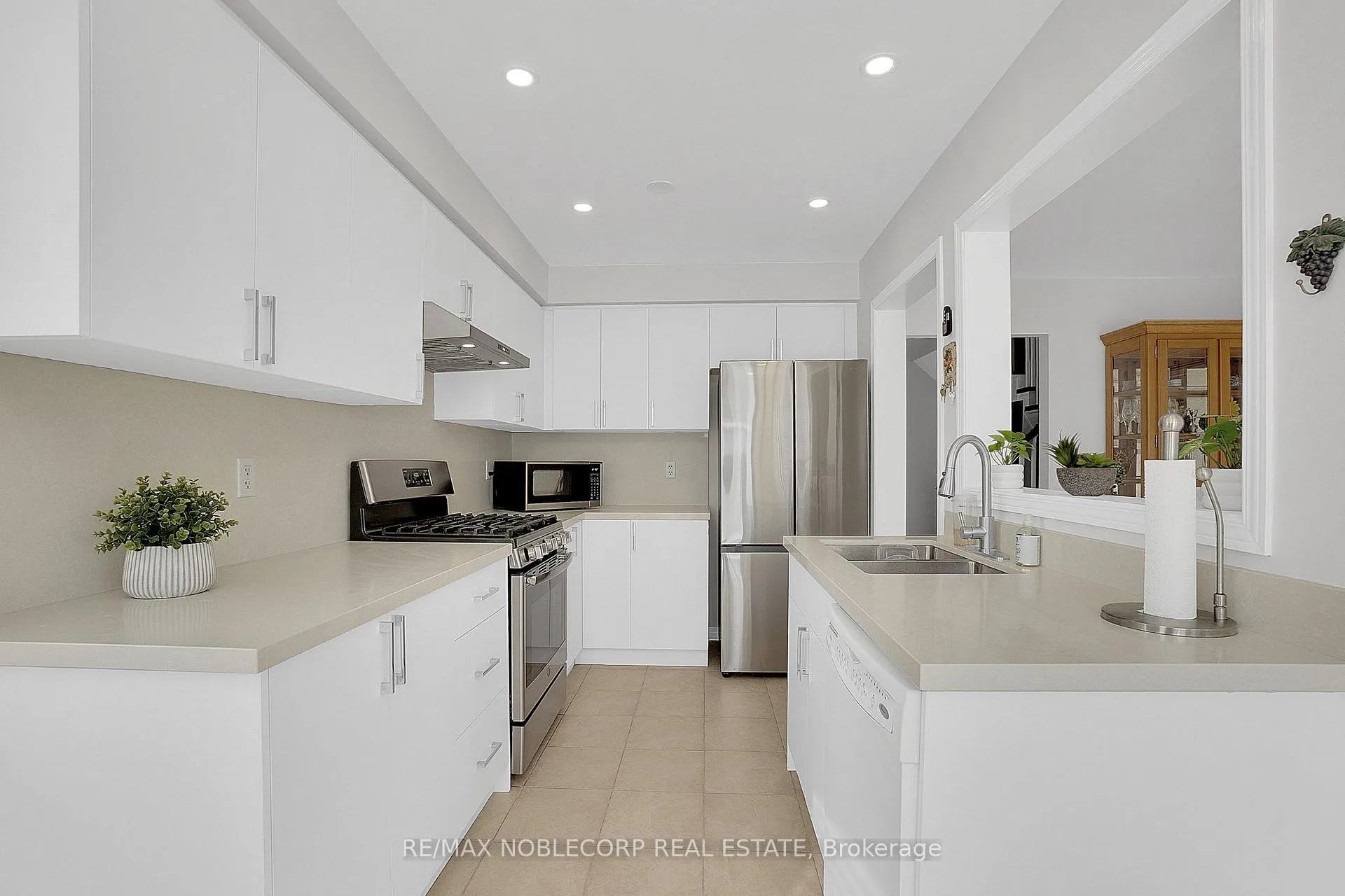 Photo 15 of 16 Humbershed Crescent, Caledon, Bolton West — HOMEH