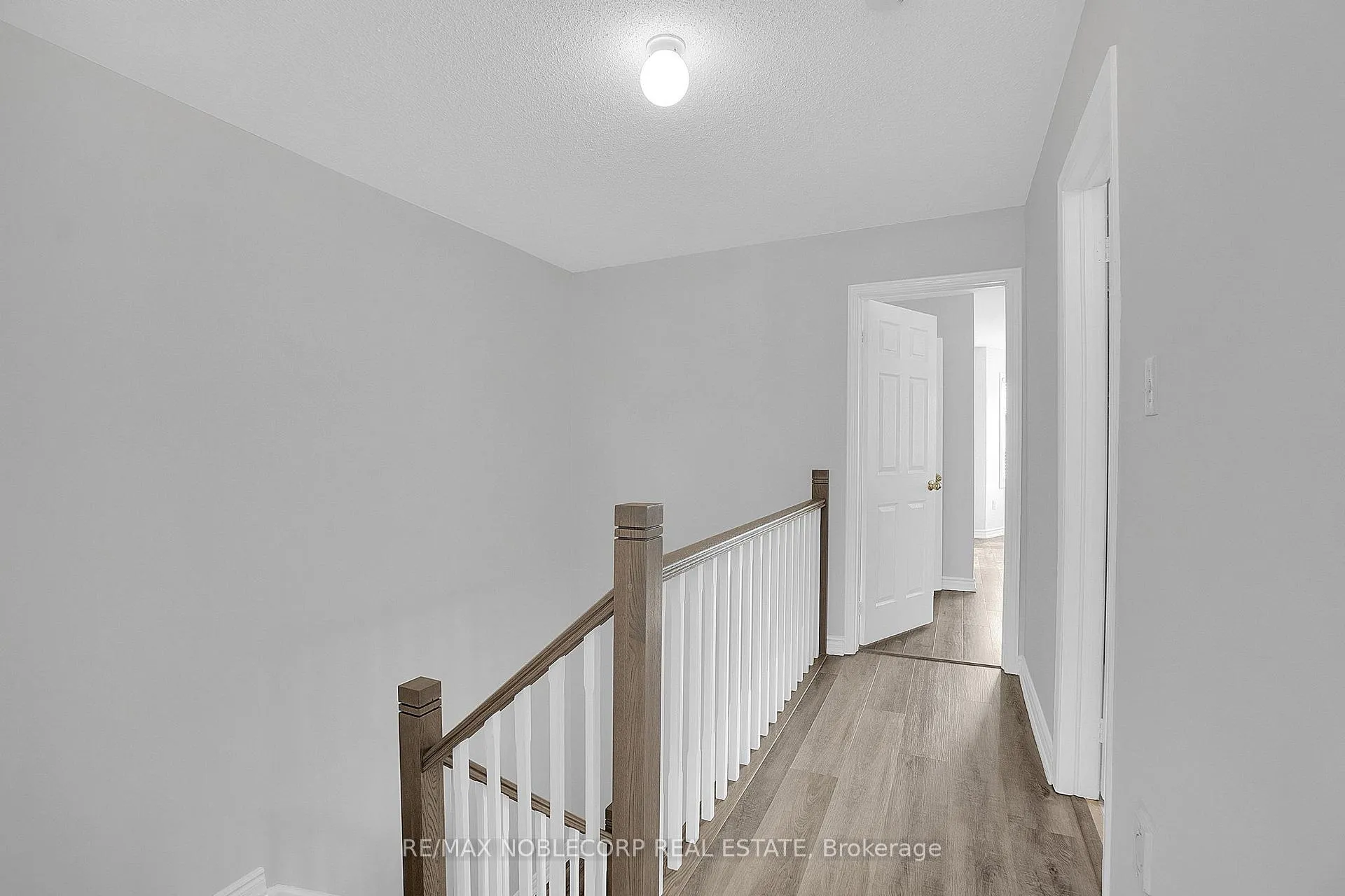 Photo 19 of 16 Humbershed Crescent, Caledon, Bolton West — HOMEH