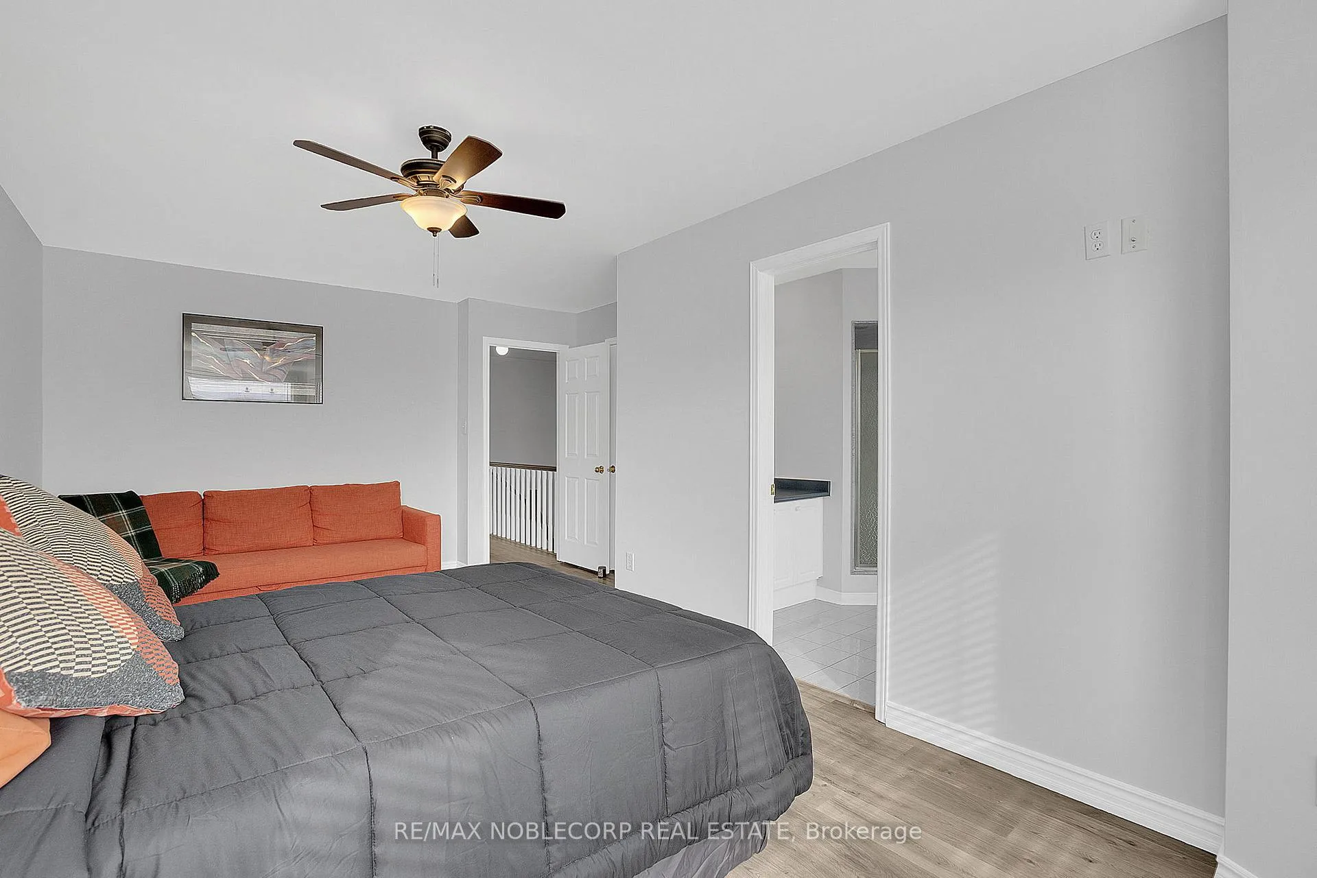 Photo 21 of 16 Humbershed Crescent, Caledon, Bolton West — HOMEH