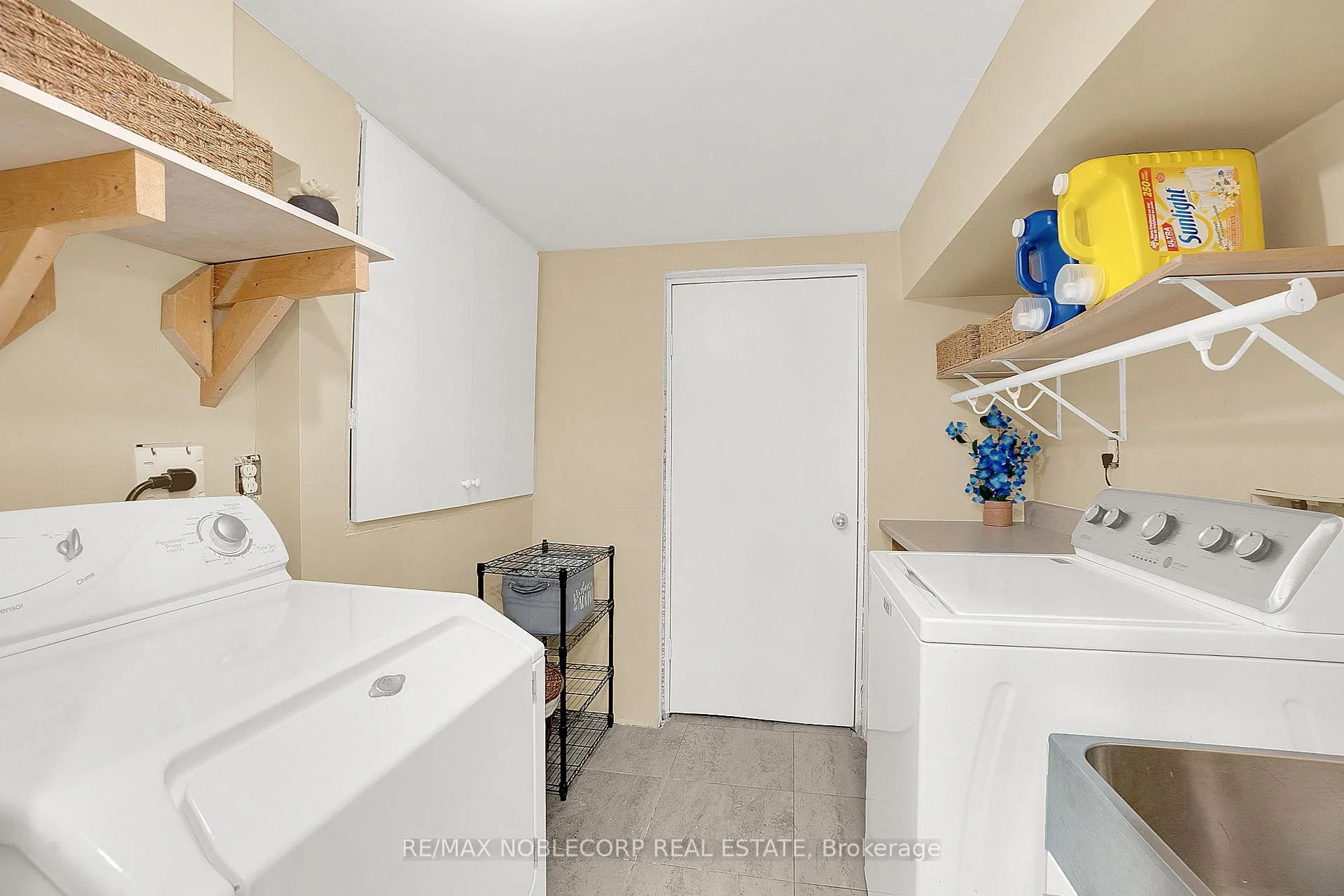 Photo 37 of 16 Humbershed Crescent, Caledon, Bolton West — HOMEH