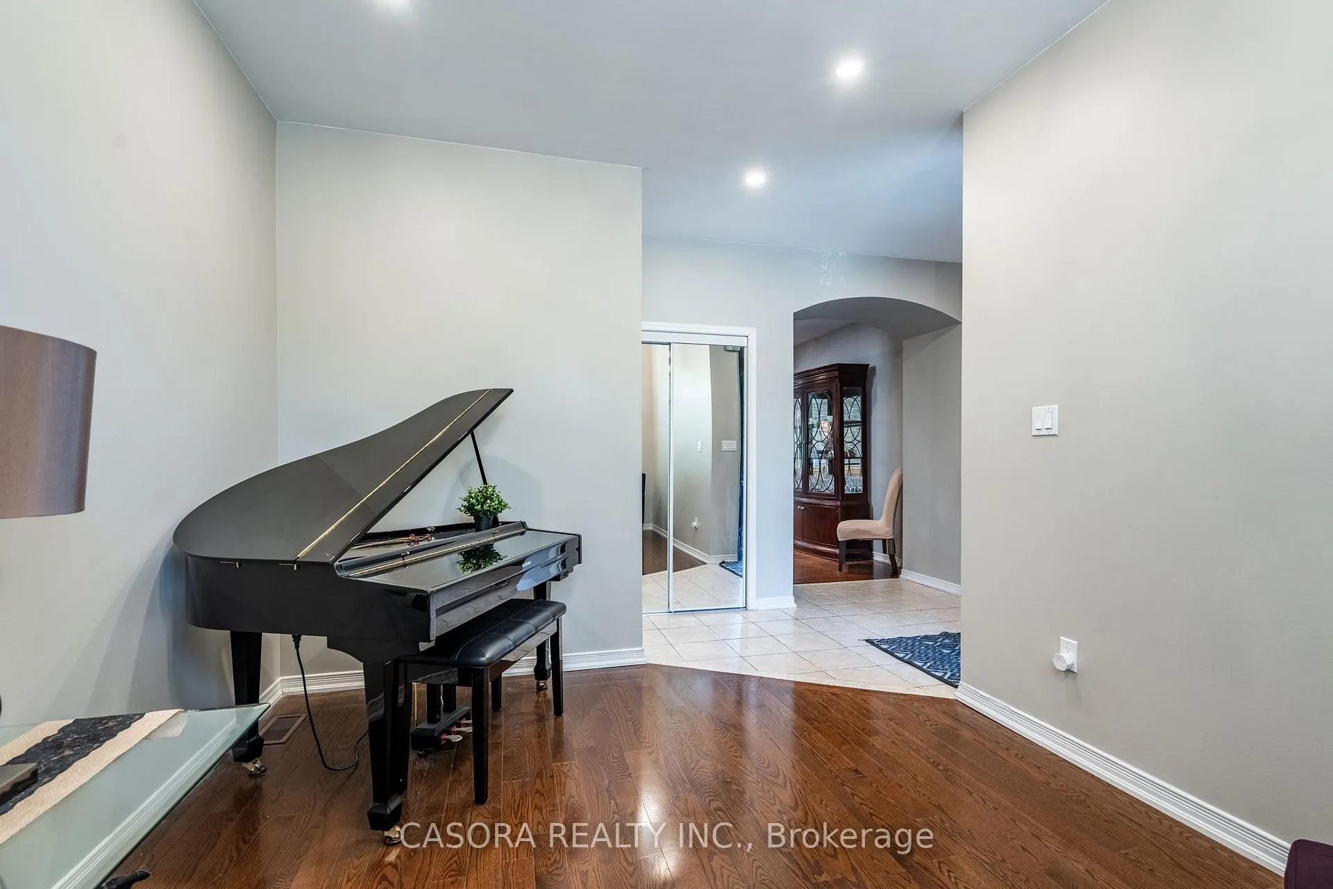 Photo 5 of 3153 Ferguson Drive, Burlington, Alton — HOMEH