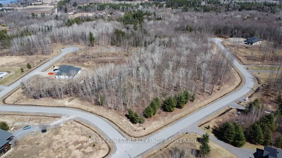 Photo 2 of 1581 Kinsella Drive, Ottawa, Cumberland Estates — HOMEH