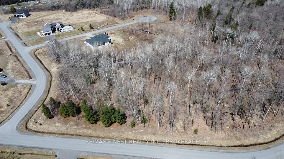 Photo 3 of 1581 Kinsella Drive, Ottawa, Cumberland Estates — HOMEH