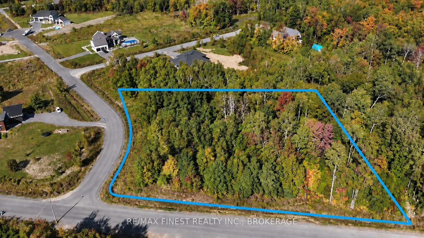 Photo 6 of 1581 Kinsella Drive, Ottawa, Cumberland Estates — HOMEH