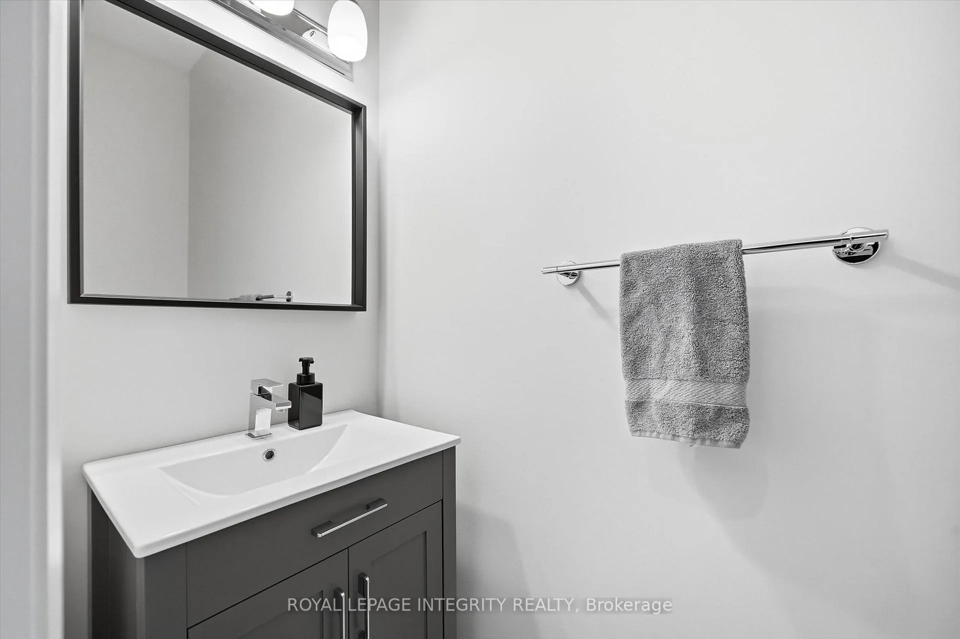 Photo 16 of 20 Mandevilla Crescent, Ottawa, Blossom Park/Kemp Park/Findlay Creek — HOMEH