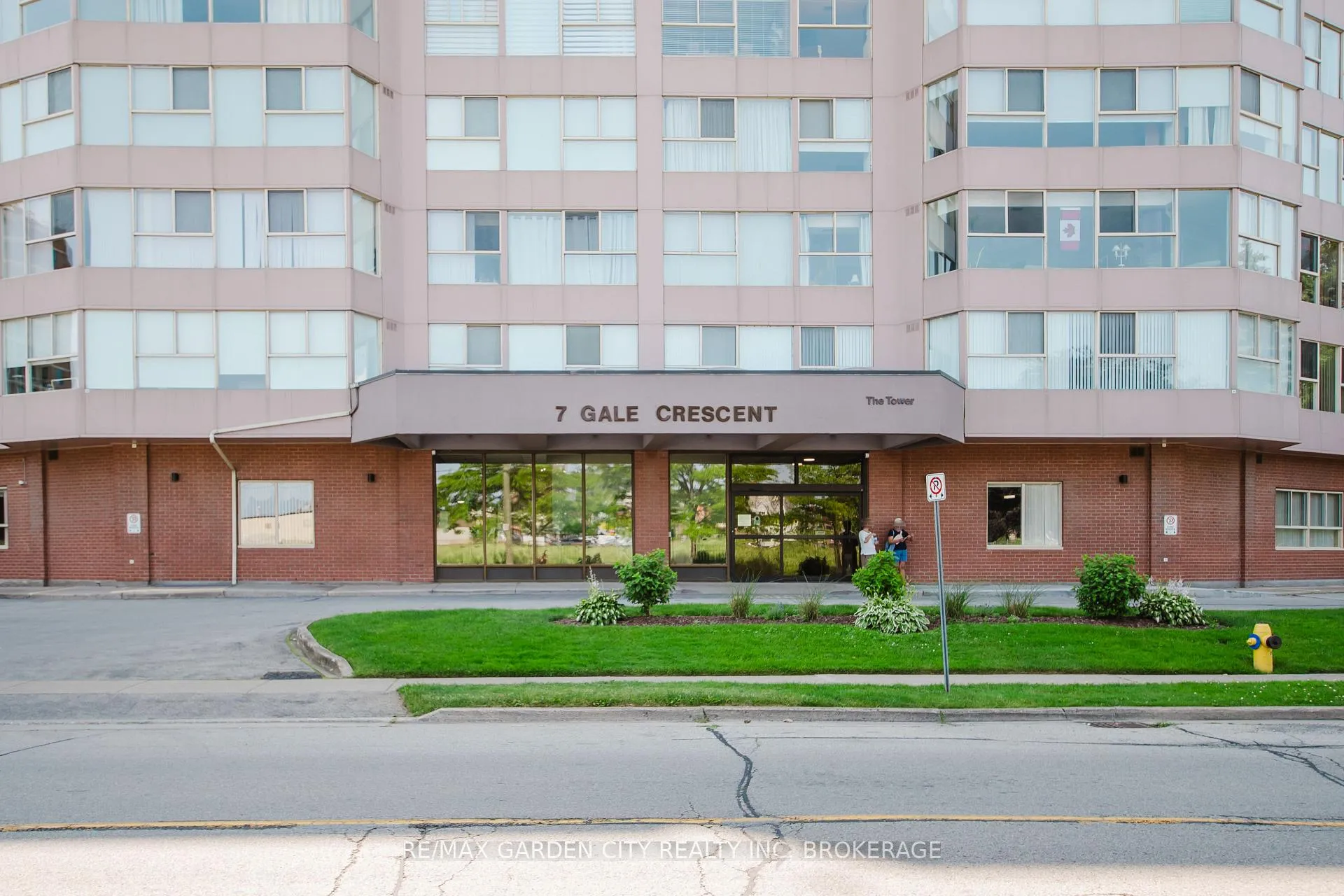 Photo 2 of Unit 307, 7 Gale Crescent, St. Catharines, E. Chester — HOMEH