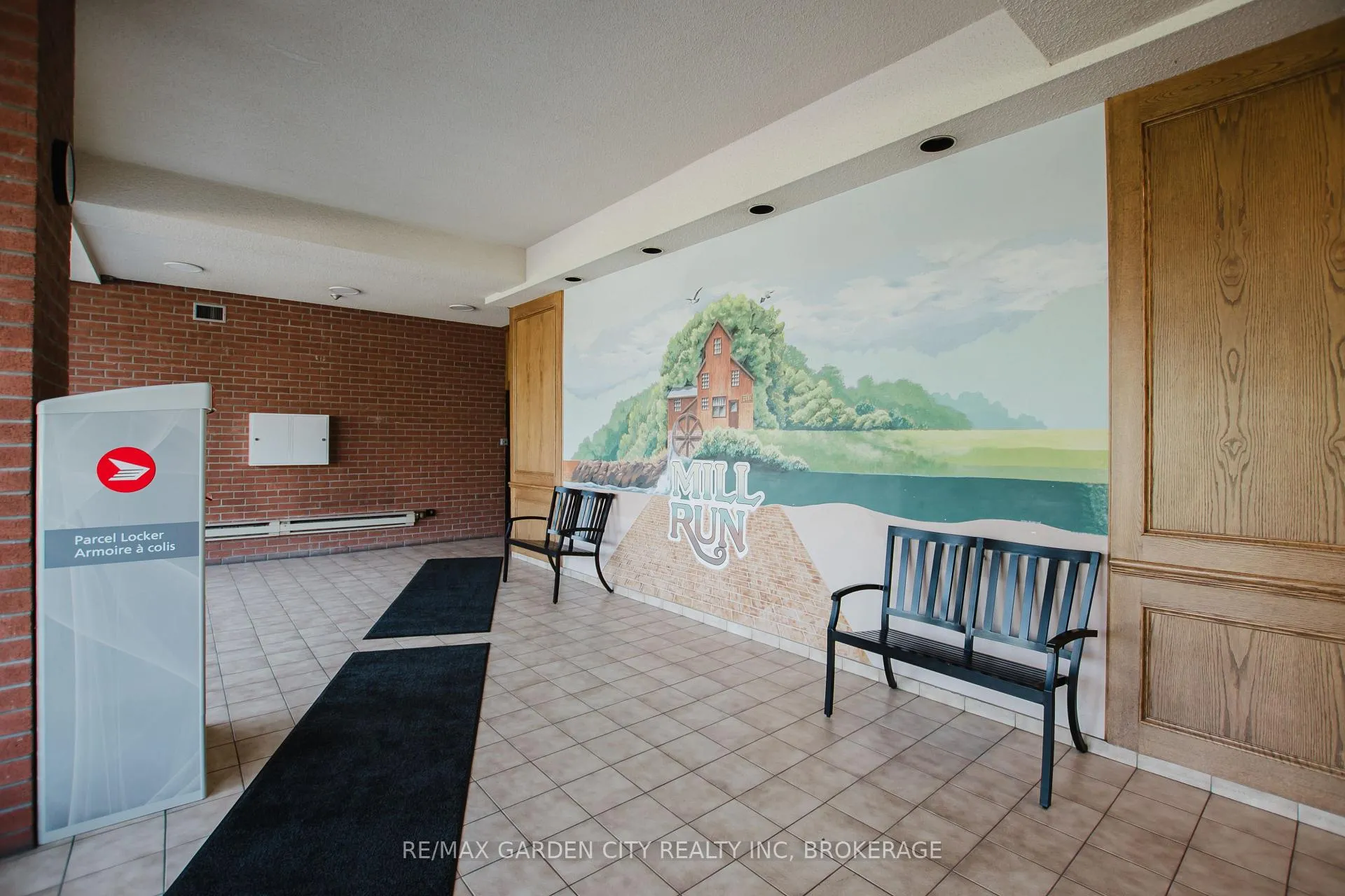 Photo 3 of Unit 307, 7 Gale Crescent, St. Catharines, E. Chester — HOMEH