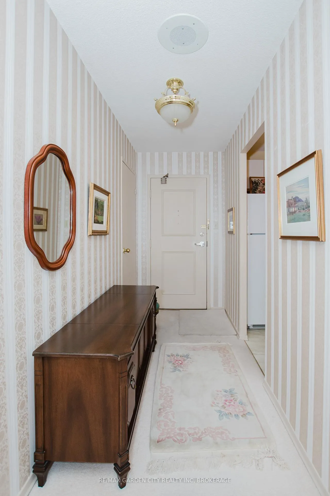 Photo 4 of Unit 307, 7 Gale Crescent, St. Catharines, E. Chester — HOMEH