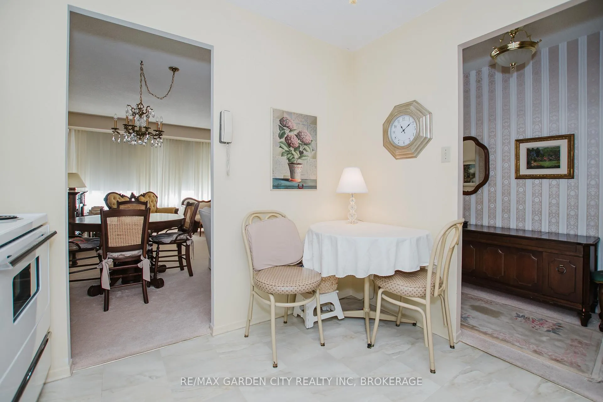 Photo 8 of Unit 307, 7 Gale Crescent, St. Catharines, E. Chester — HOMEH