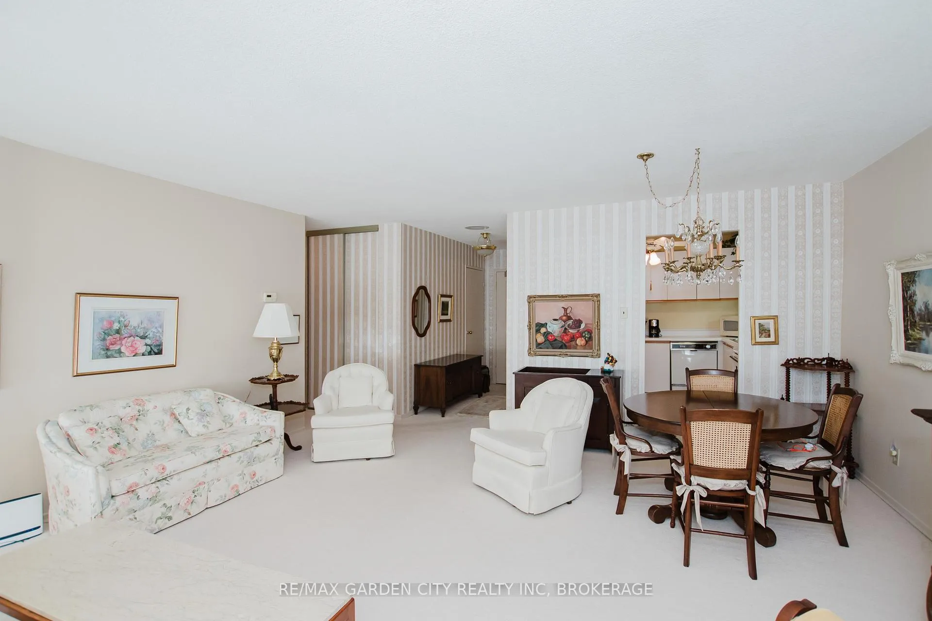 Photo 12 of Unit 307, 7 Gale Crescent, St. Catharines, E. Chester — HOMEH