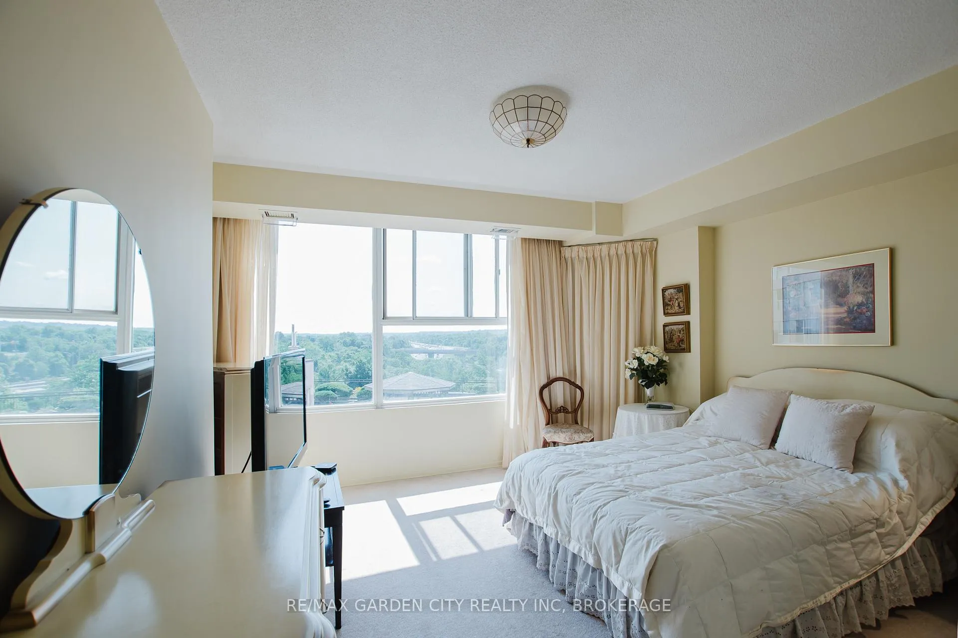 Photo 19 of Unit 307, 7 Gale Crescent, St. Catharines, E. Chester — HOMEH