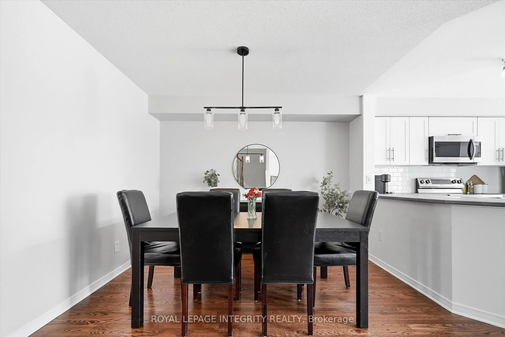 Photo 5 of 329 Brigitta Street, Ottawa, Kanata - Emerald Meadows/Trailwest — HOMEH