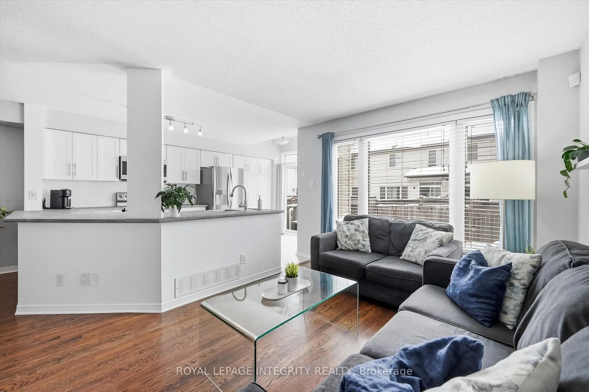 Photo 9 of 329 Brigitta Street, Ottawa, Kanata - Emerald Meadows/Trailwest — HOMEH