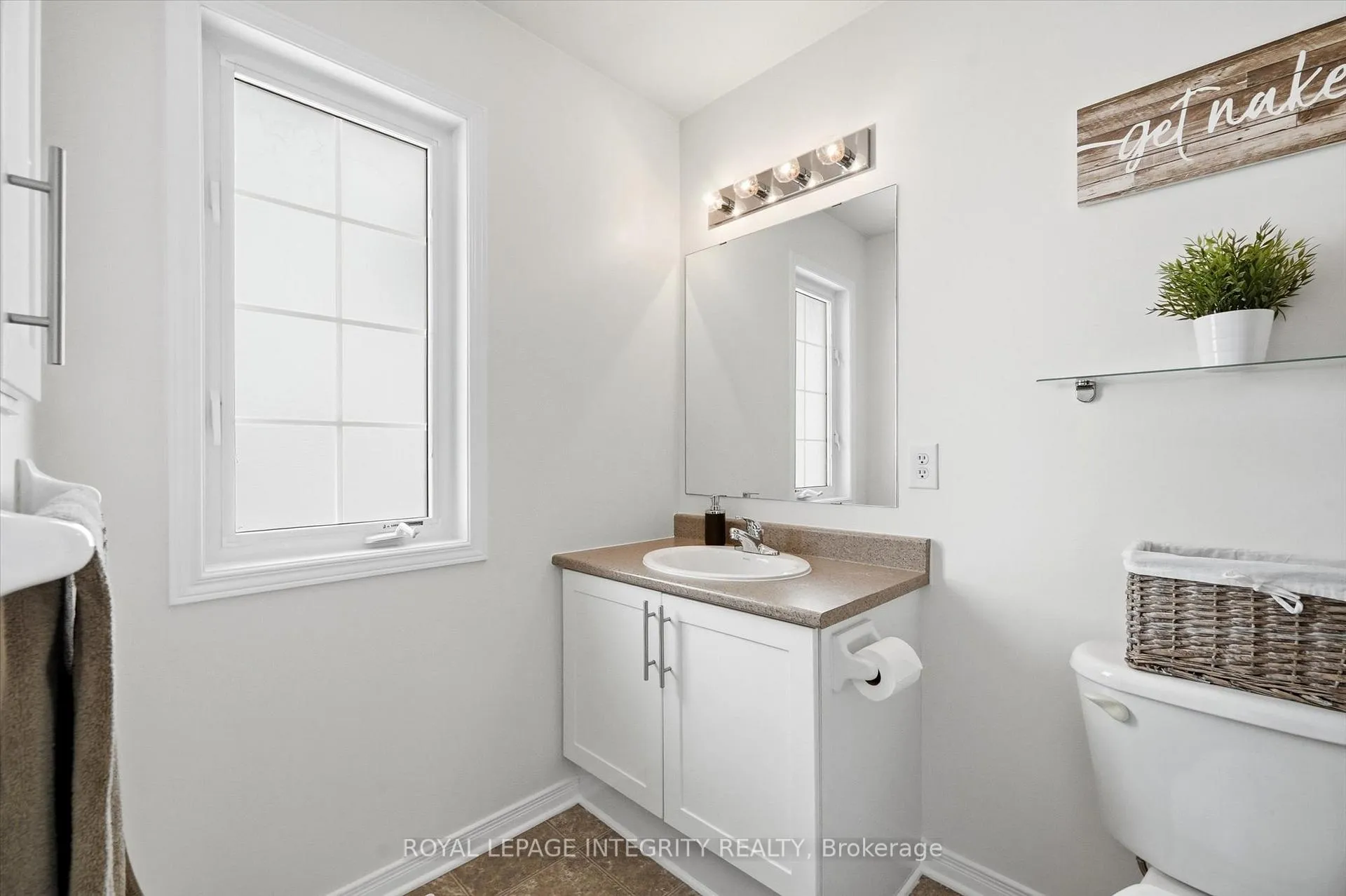 Photo 22 of 329 Brigitta Street, Ottawa, Kanata - Emerald Meadows/Trailwest — HOMEH