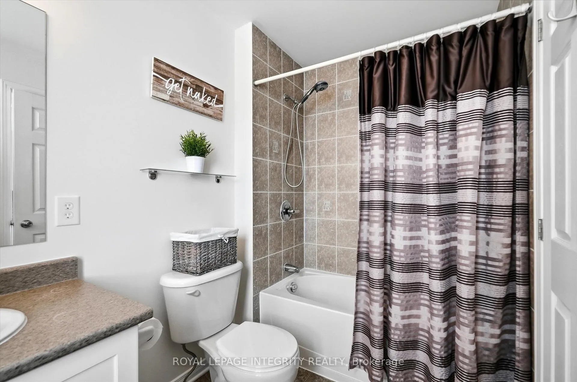 Photo 23 of 329 Brigitta Street, Ottawa, Kanata - Emerald Meadows/Trailwest — HOMEH
