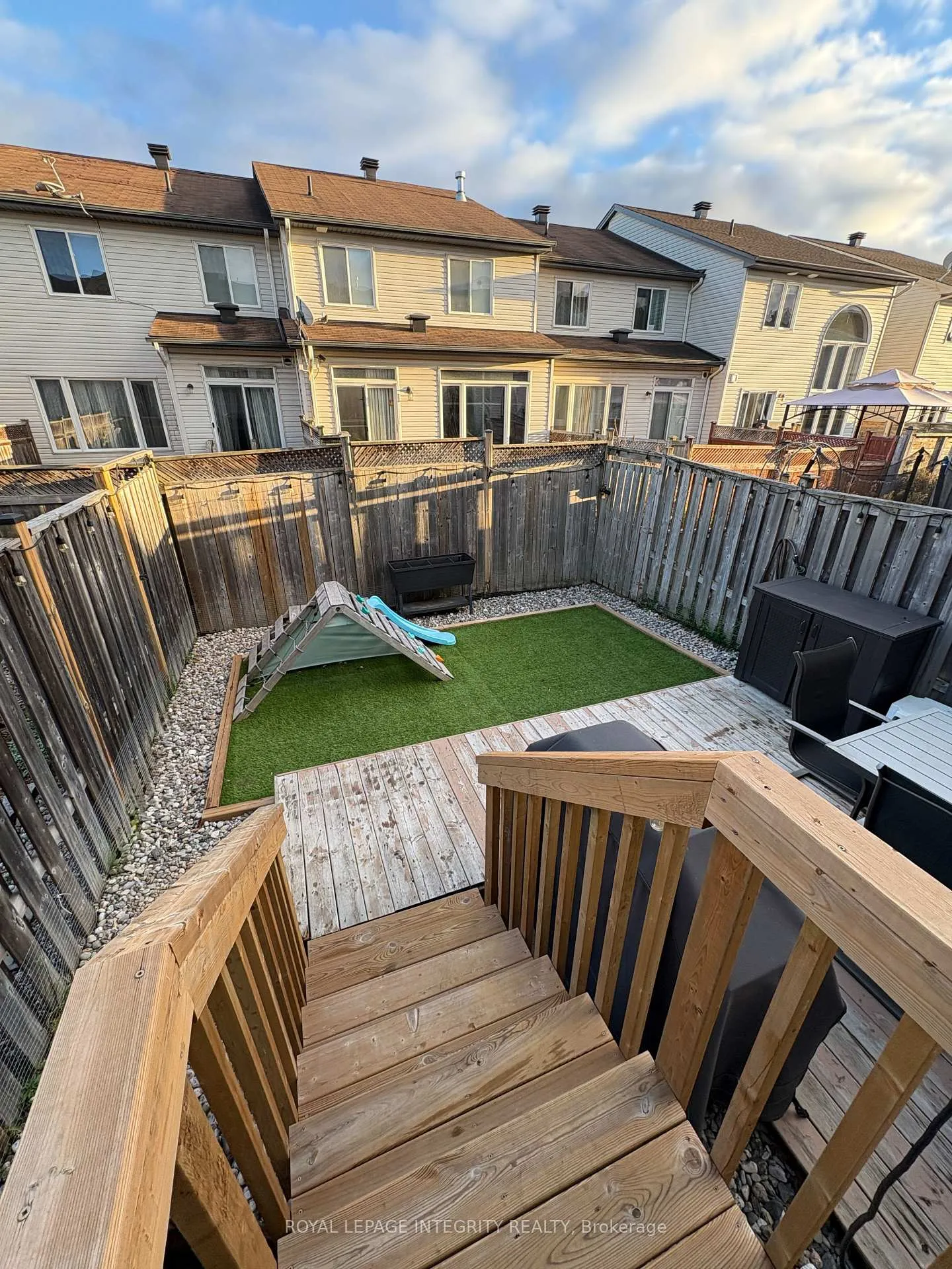 Photo 35 of 329 Brigitta Street, Ottawa, Kanata - Emerald Meadows/Trailwest — HOMEH