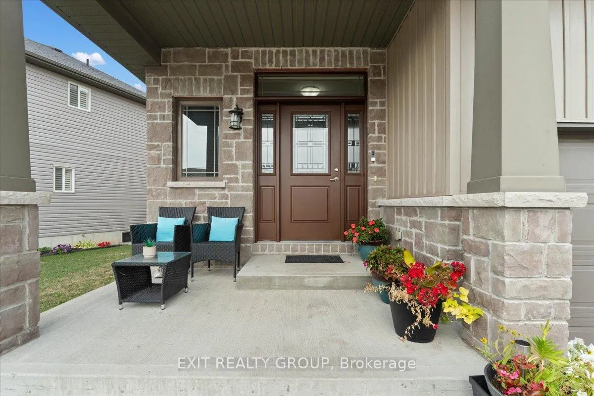Photo 3 of 82 Mountain Ash Drive, Belleville, Thurlow Ward — HOMEH