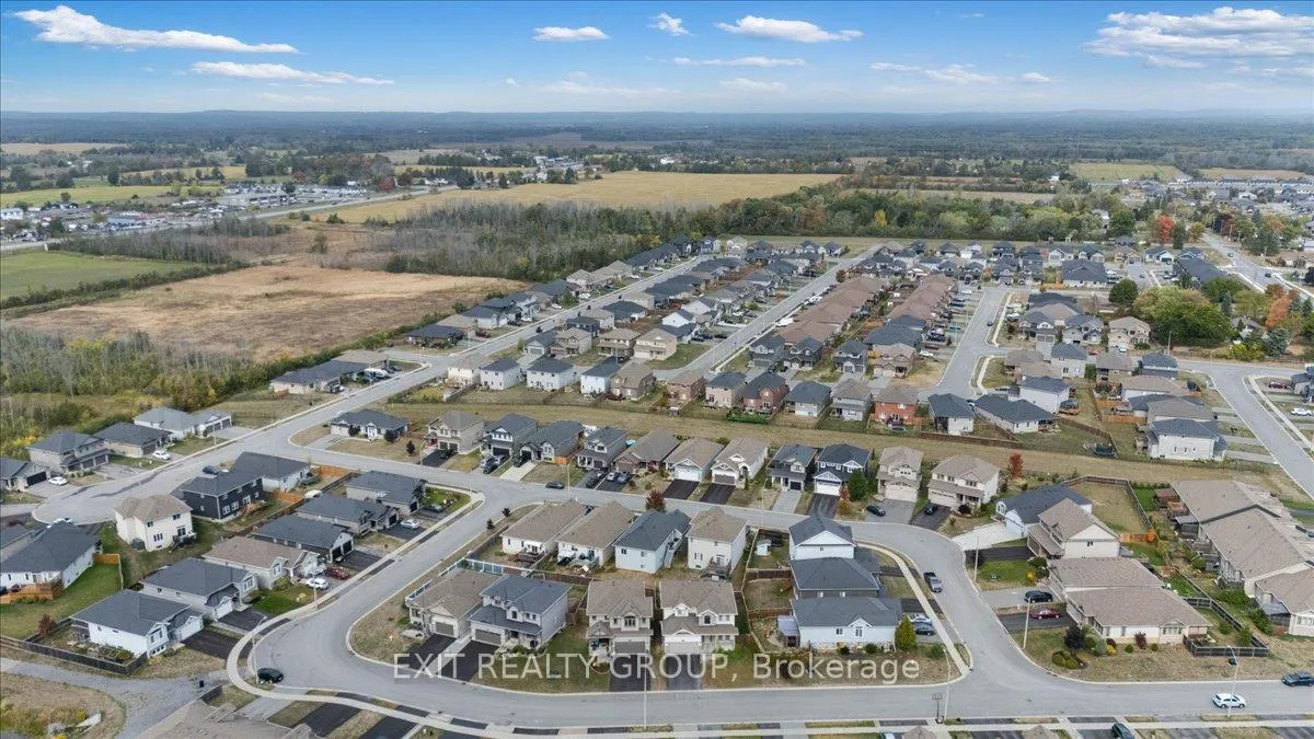 Photo 35 of 82 Mountain Ash Drive, Belleville, Thurlow Ward — HOMEH