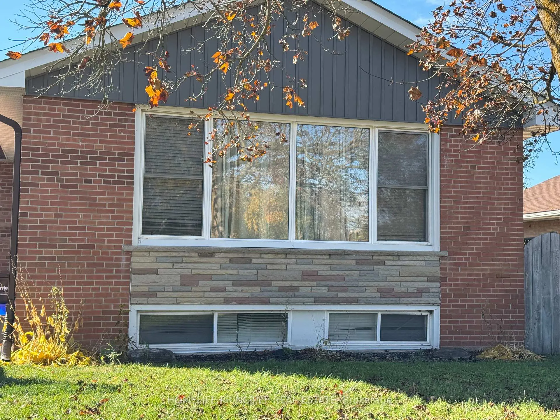 Photo 3 of Unit Upper, 248 St Vincent Street, Barrie, Wellington — HOMEH