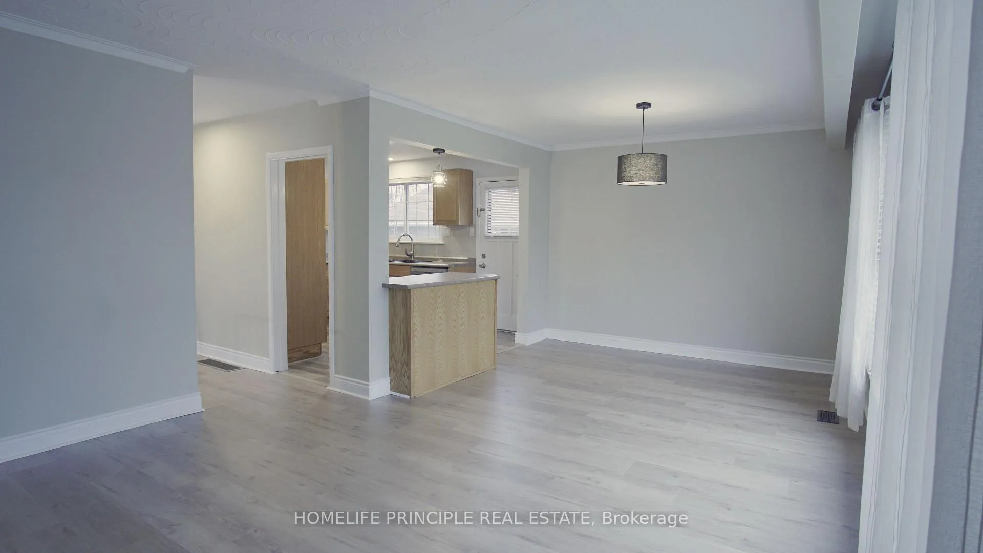 Photo 7 of Unit Upper, 248 St Vincent Street, Barrie, Wellington — HOMEH